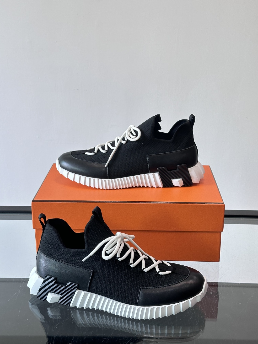 H家🏠爱马仕🐎Bouning系列男士运动鞋，采用飞织工艺制作+麂皮拼接，搭配橡胶鞋底，撞色设计超有辨识度