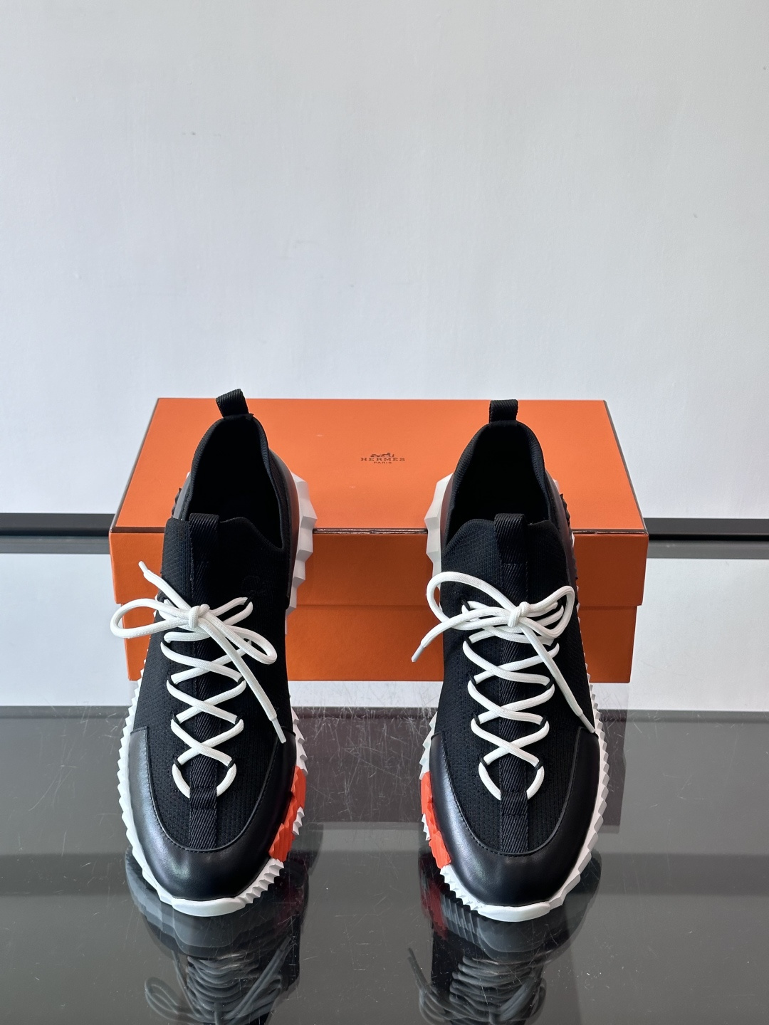 H家🏠爱马仕🐎Bouning系列男士运动鞋，采用飞织工艺制作+麂皮拼接，搭配橡胶鞋底，撞色设计超有辨识度