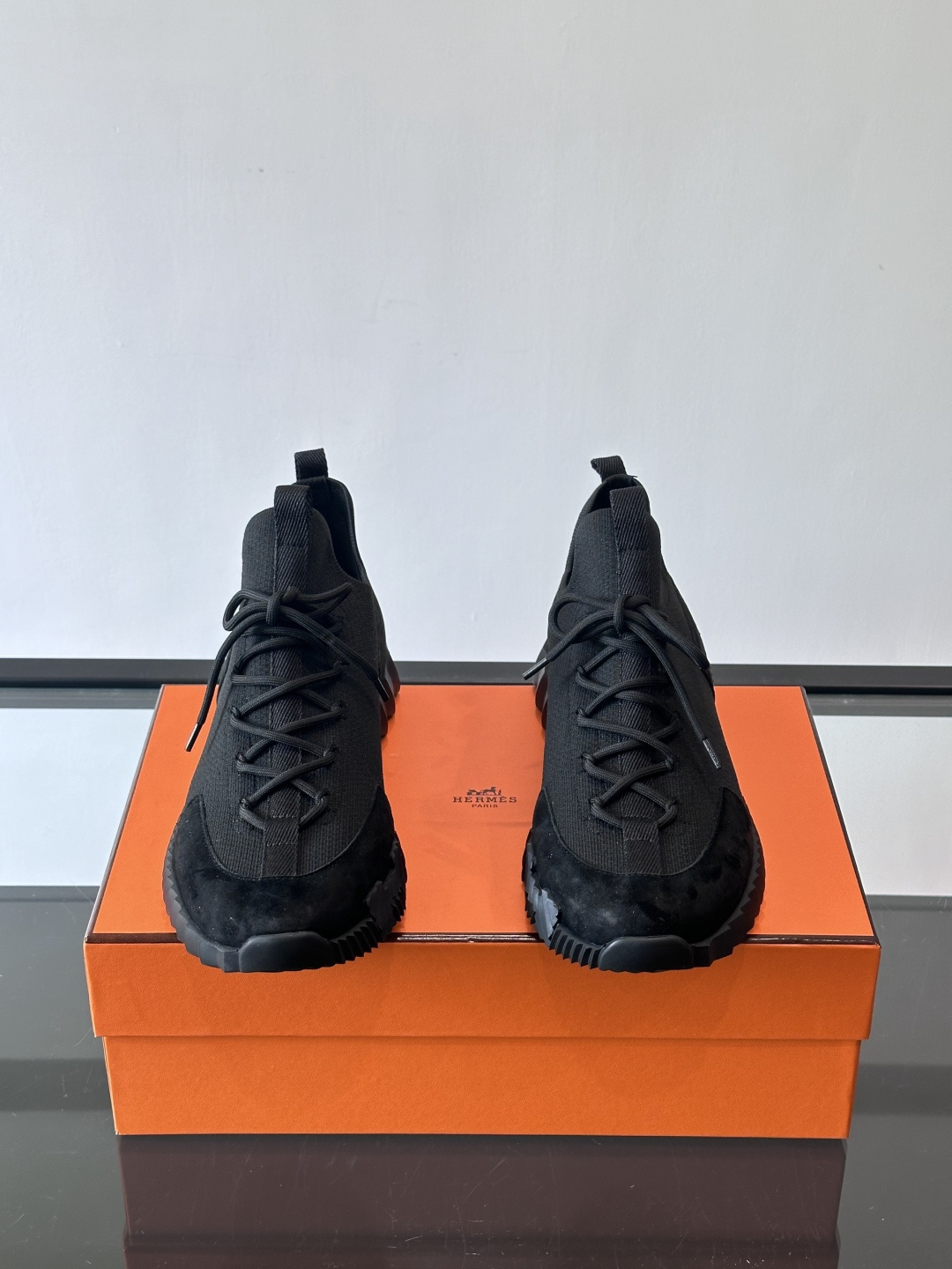 H家🏠爱马仕🐎Bouning系列男士运动鞋，采用飞织工艺制作+麂皮拼接，搭配橡胶鞋底，撞色设计超有辨识度