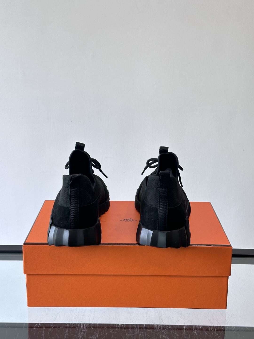 H家🏠爱马仕🐎Bouning系列男士运动鞋，采用飞织工艺制作+麂皮拼接，搭配橡胶鞋底，撞色设计超有辨识度