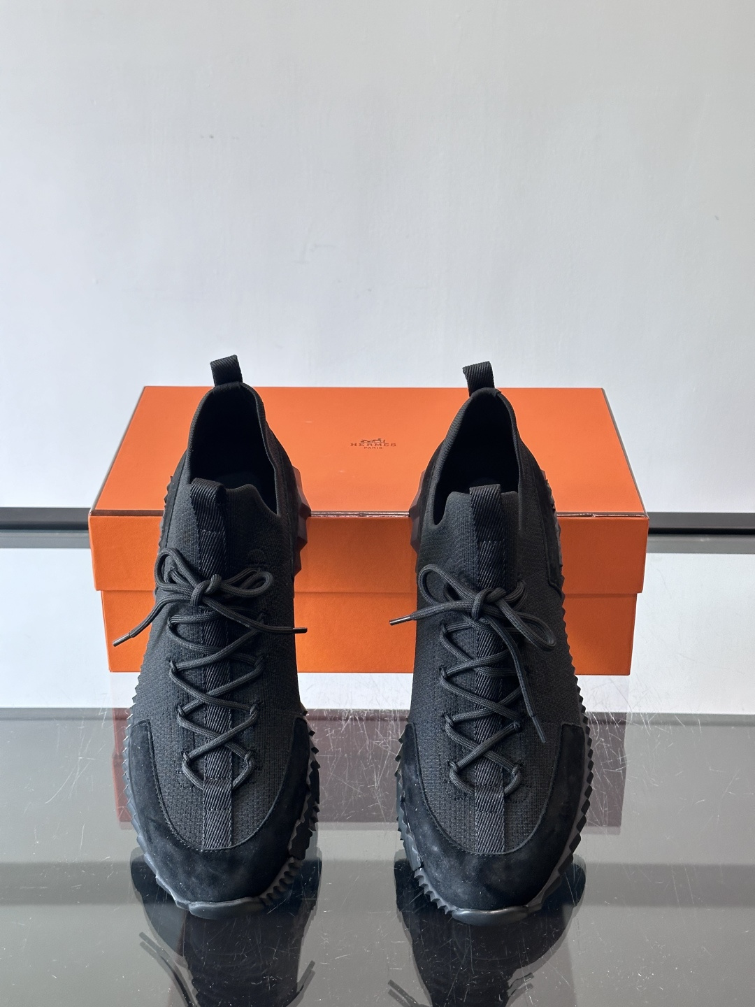 H家🏠爱马仕🐎Bouning系列男士运动鞋，采用飞织工艺制作+麂皮拼接，搭配橡胶鞋底，撞色设计超有辨识度