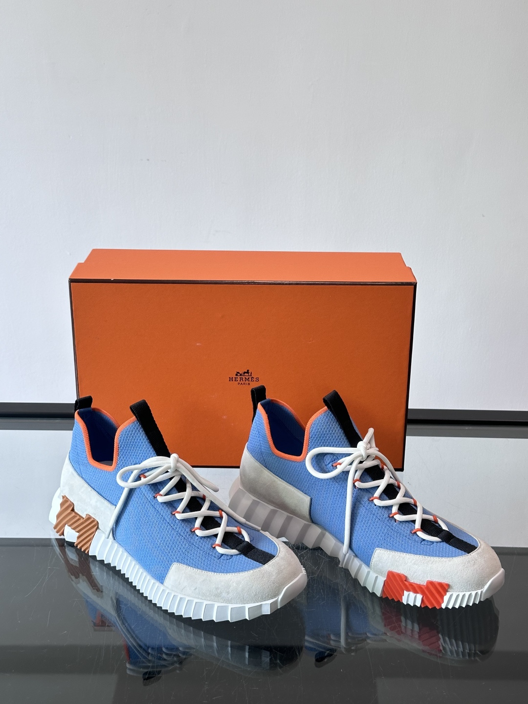 H家🏠爱马仕🐎Bouning系列男士运动鞋，采用飞织工艺制作+麂皮拼接，搭配橡胶鞋底，撞色设计超有辨识度