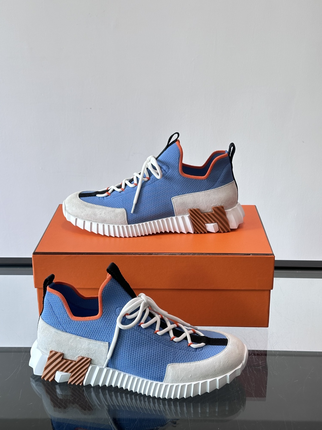 H家🏠爱马仕🐎Bouning系列男士运动鞋，采用飞织工艺制作+麂皮拼接，搭配橡胶鞋底，撞色设计超有辨识度