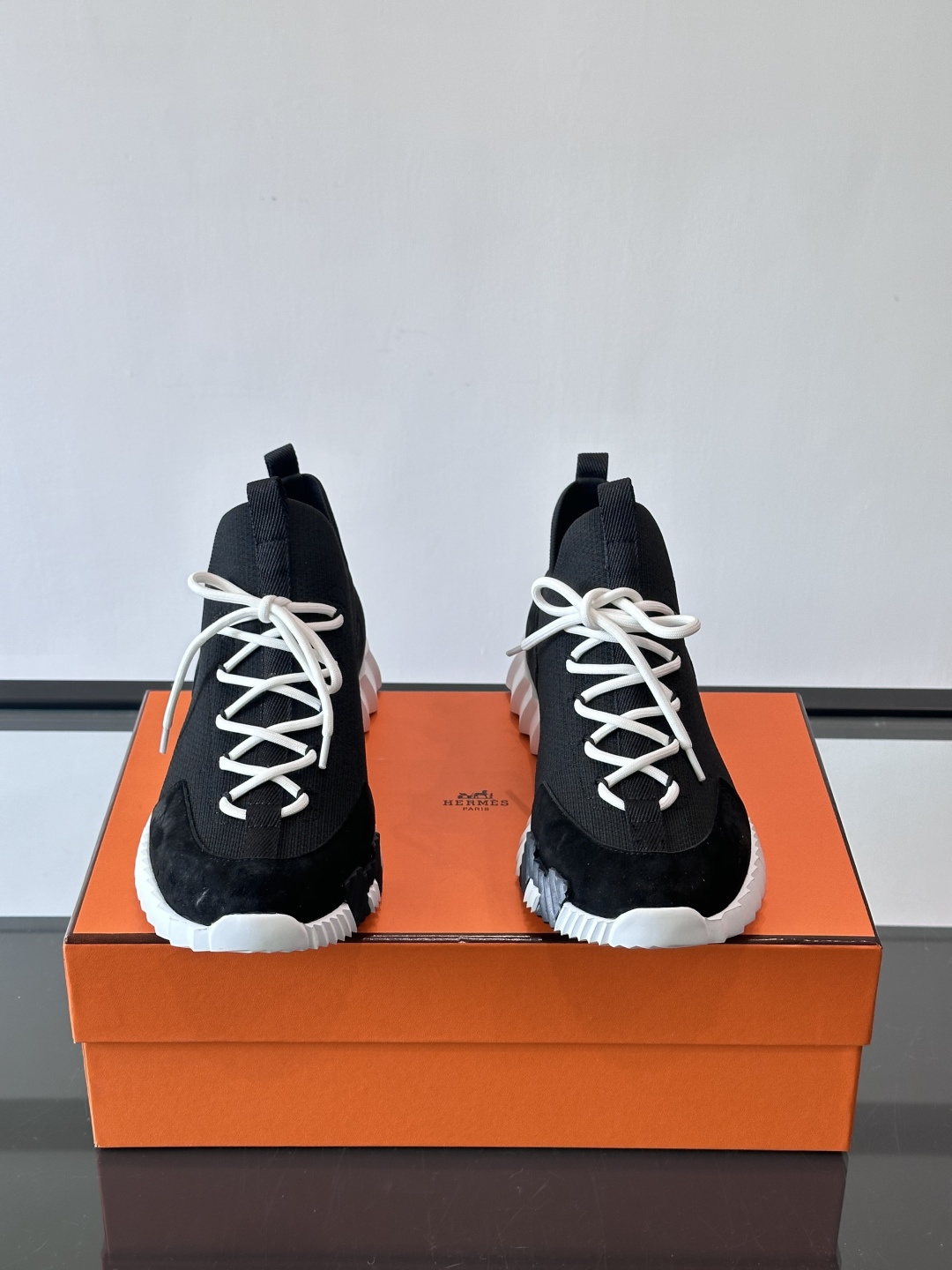 H家🏠爱马仕🐎Bouning系列男士运动鞋，采用飞织工艺制作+麂皮拼接，搭配橡胶鞋底，撞色设计超有辨识度