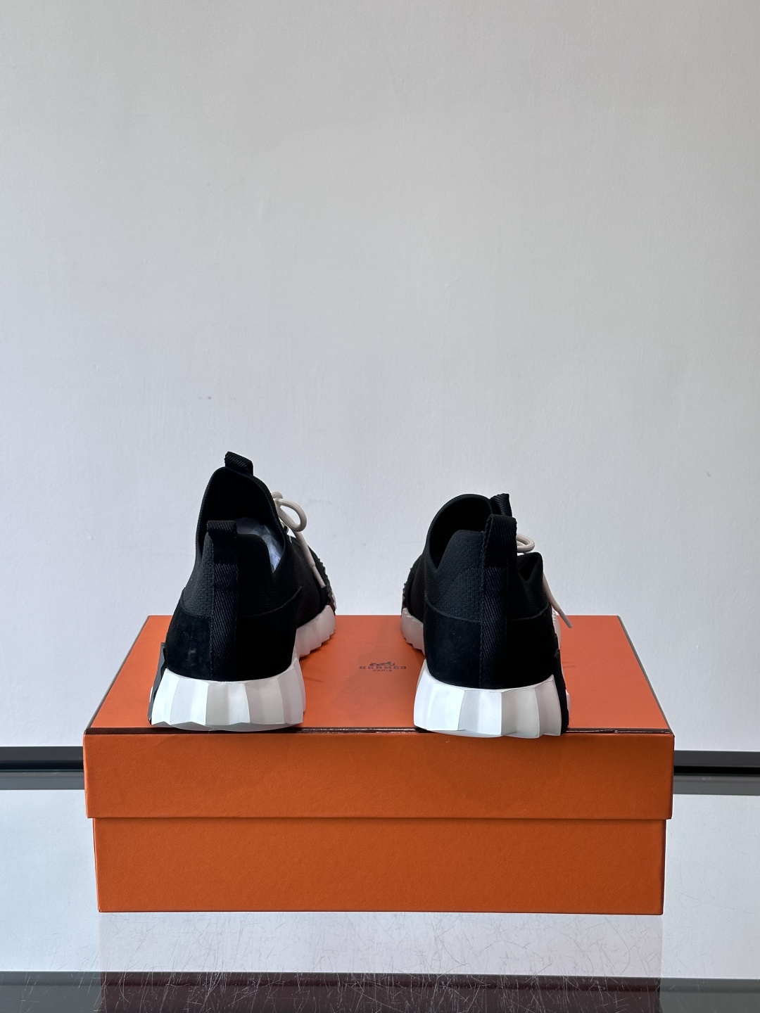 H家🏠爱马仕🐎Bouning系列男士运动鞋，采用飞织工艺制作+麂皮拼接，搭配橡胶鞋底，撞色设计超有辨识度