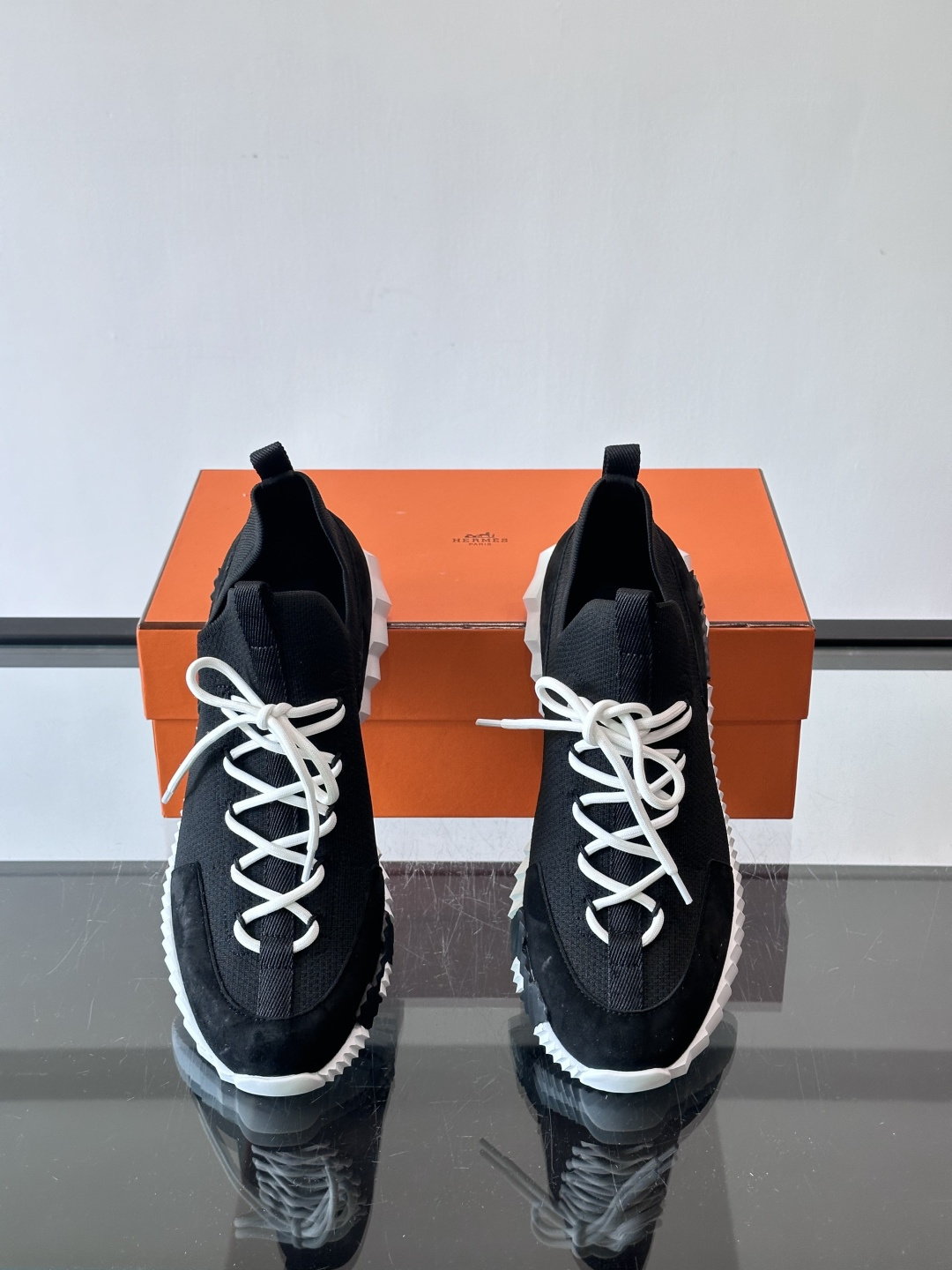 H家🏠爱马仕🐎Bouning系列男士运动鞋，采用飞织工艺制作+麂皮拼接，搭配橡胶鞋底，撞色设计超有辨识度