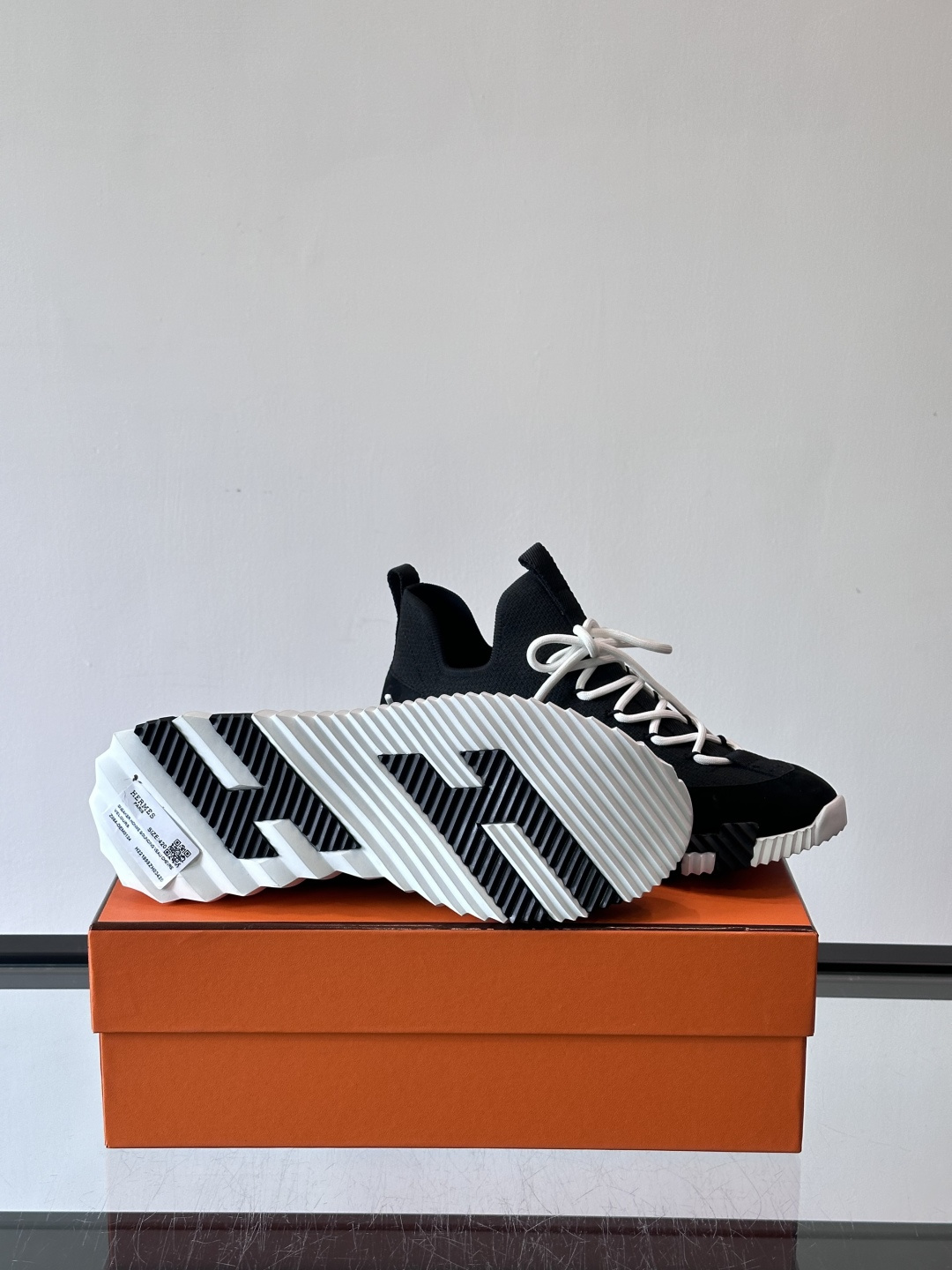 H家🏠爱马仕🐎Bouning系列男士运动鞋，采用飞织工艺制作+麂皮拼接，搭配橡胶鞋底，撞色设计超有辨识度