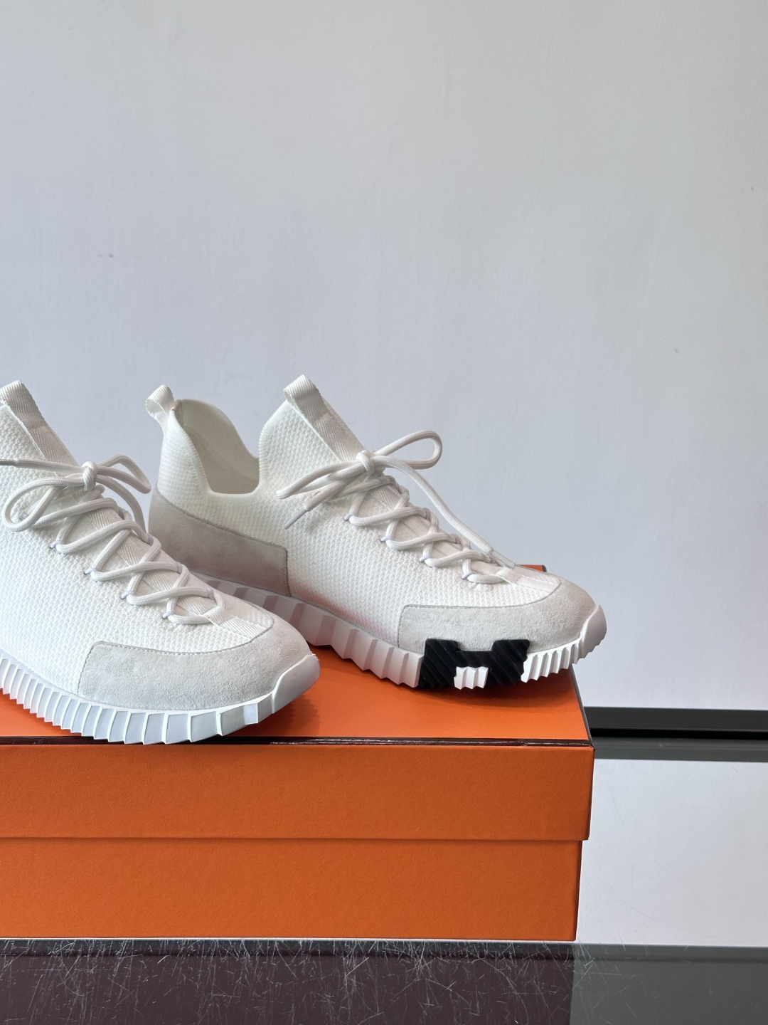 H家🏠爱马仕🐎Bouning系列男士运动鞋，采用飞织工艺制作+麂皮拼接，搭配橡胶鞋底，撞色设计超有辨识度