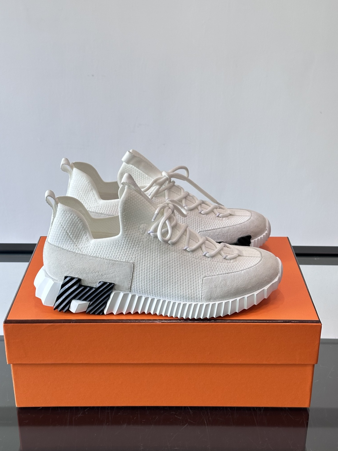 H家🏠爱马仕🐎Bouning系列男士运动鞋，采用飞织工艺制作+麂皮拼接，搭配橡胶鞋底，撞色设计超有辨识度