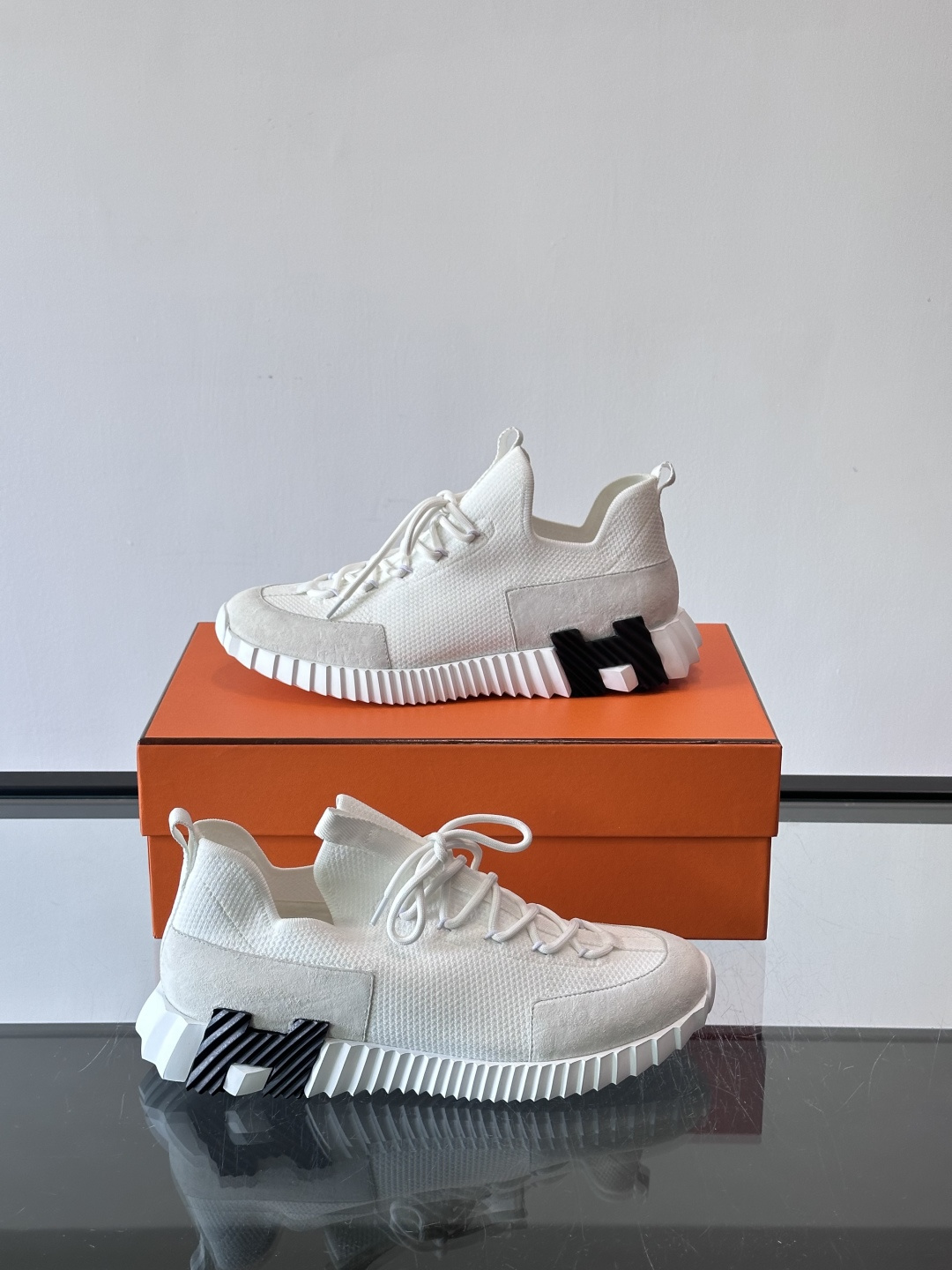 H家🏠爱马仕🐎Bouning系列男士运动鞋，采用飞织工艺制作+麂皮拼接，搭配橡胶鞋底，撞色设计超有辨识度