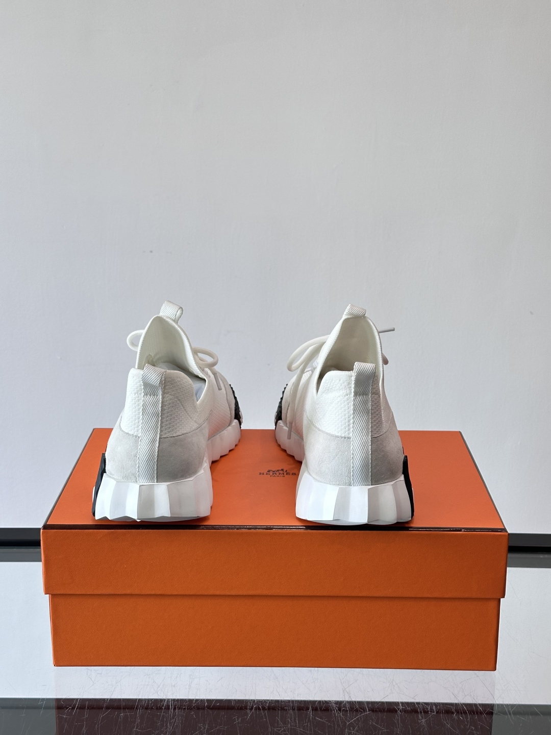 H家🏠爱马仕🐎Bouning系列男士运动鞋，采用飞织工艺制作+麂皮拼接，搭配橡胶鞋底，撞色设计超有辨识度