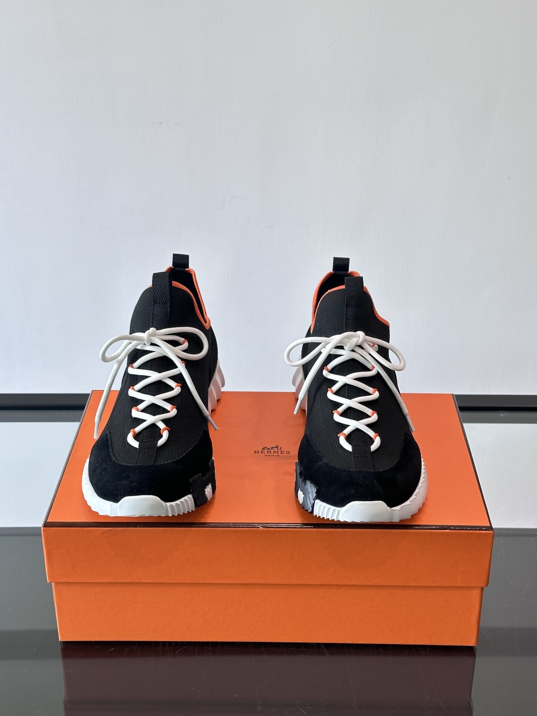 H家🏠爱马仕🐎Bouning系列男士运动鞋，采用飞织工艺制作+麂皮拼接，搭配橡胶鞋底，撞色设计超有辨识度