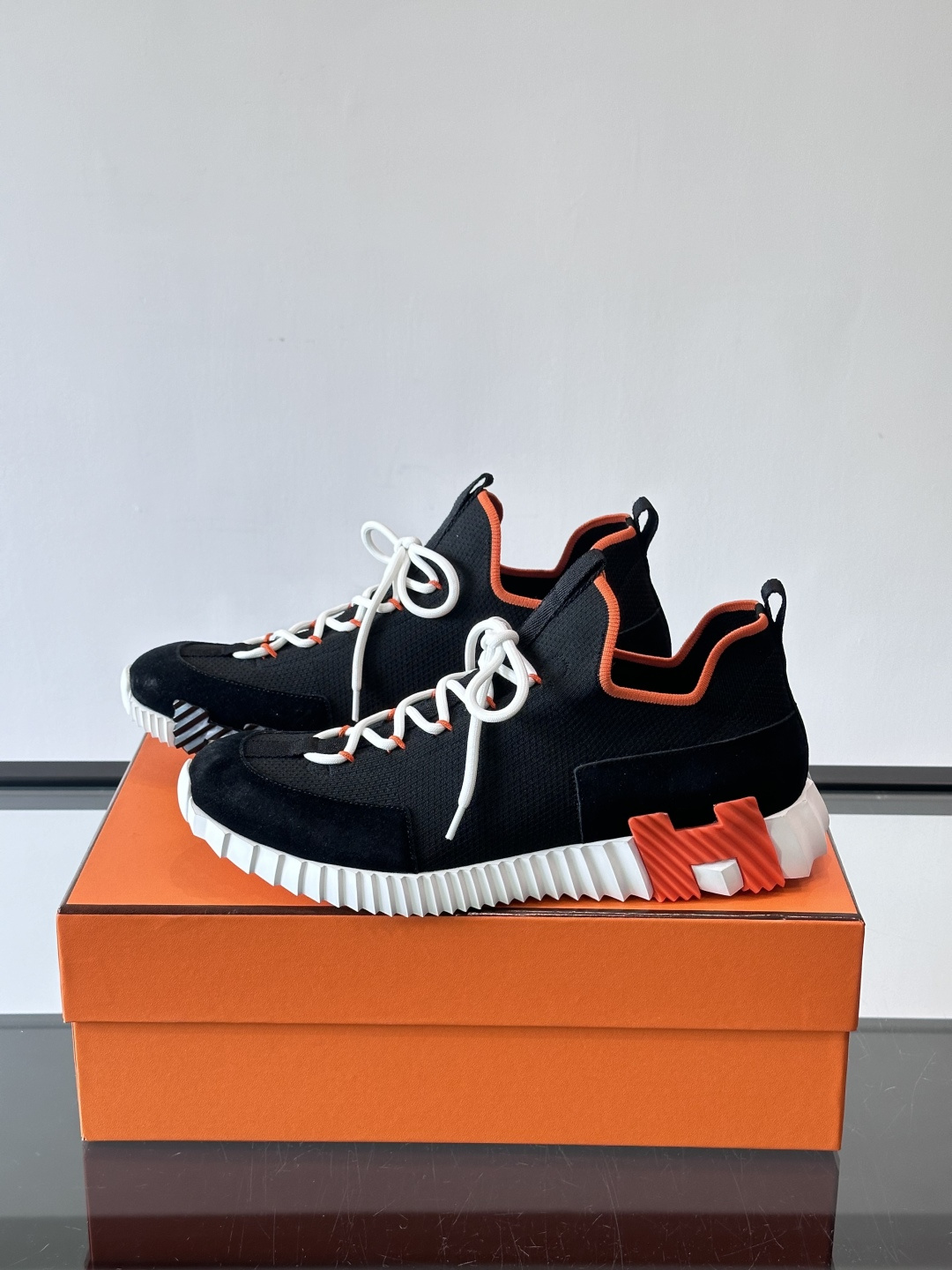 H家🏠爱马仕🐎Bouning系列男士运动鞋，采用飞织工艺制作+麂皮拼接，搭配橡胶鞋底，撞色设计超有辨识度