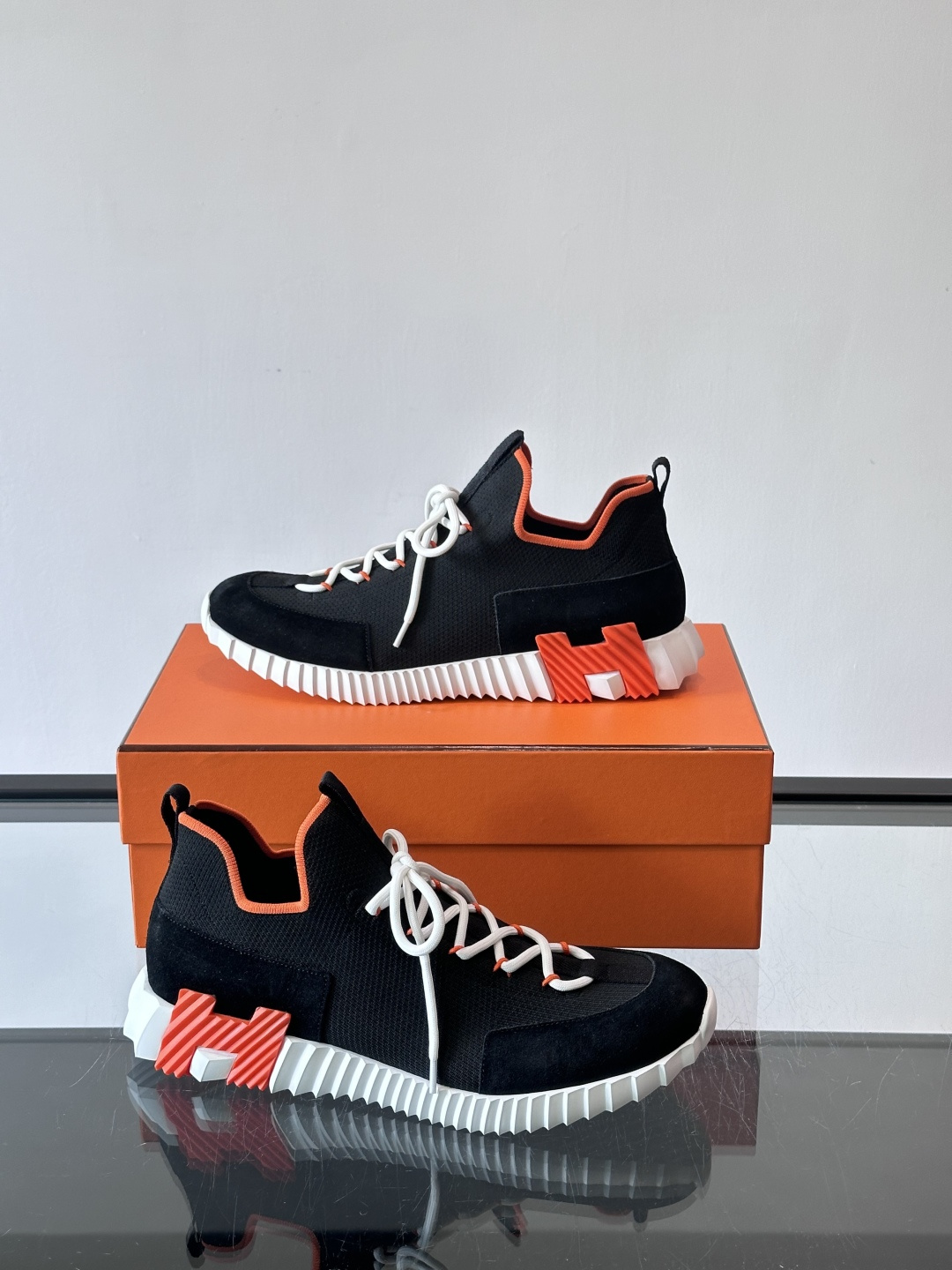 H家🏠爱马仕🐎Bouning系列男士运动鞋，采用飞织工艺制作+麂皮拼接，搭配橡胶鞋底，撞色设计超有辨识度