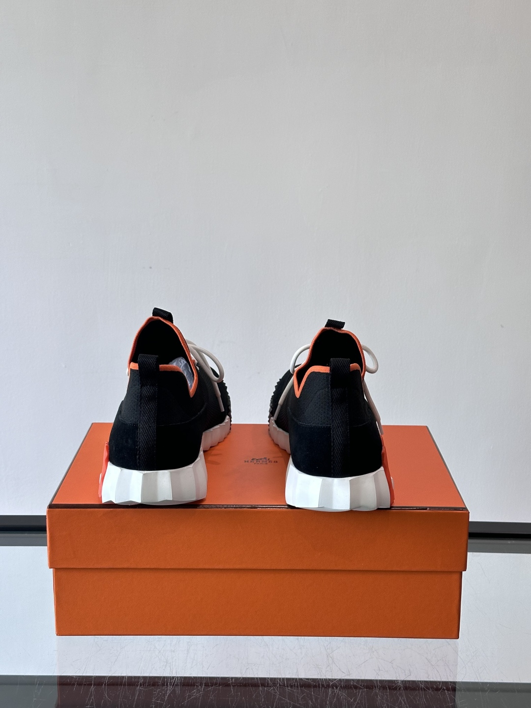 H家🏠爱马仕🐎Bouning系列男士运动鞋，采用飞织工艺制作+麂皮拼接，搭配橡胶鞋底，撞色设计超有辨识度