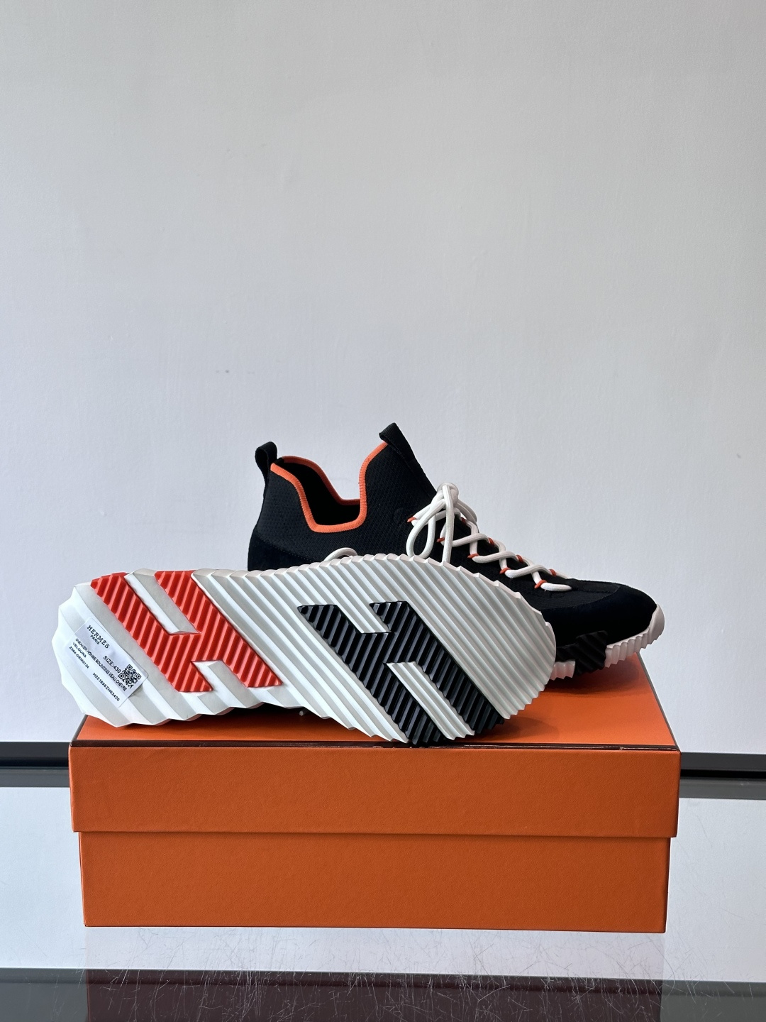 H家🏠爱马仕🐎Bouning系列男士运动鞋，采用飞织工艺制作+麂皮拼接，搭配橡胶鞋底，撞色设计超有辨识度