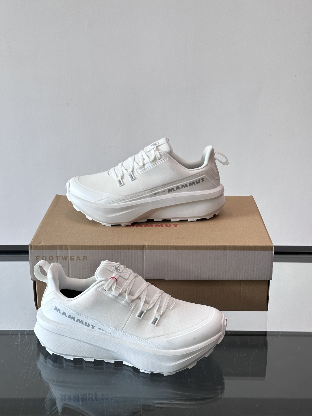 猛犸象Aenergy Hike Low GTX徒步鞋，专为户外徒步设计，Gore-Tex防水透气，潮湿环