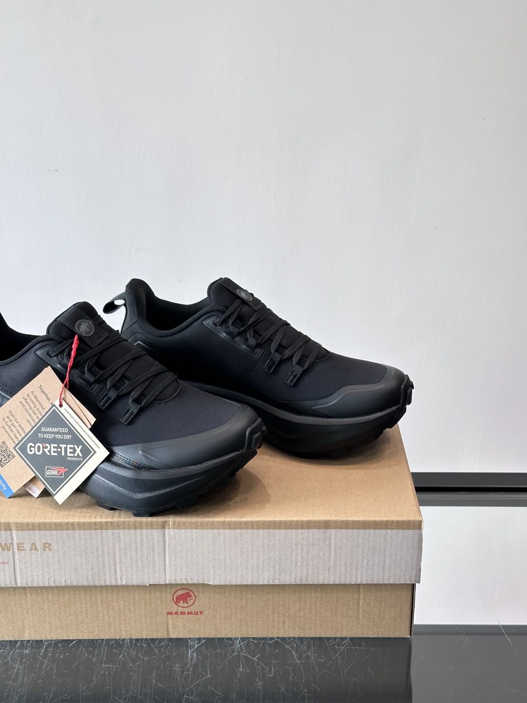 猛犸象Aenergy Hike Low GTX徒步鞋，专为户外徒步设计，Gore-Tex防水透气，潮湿环