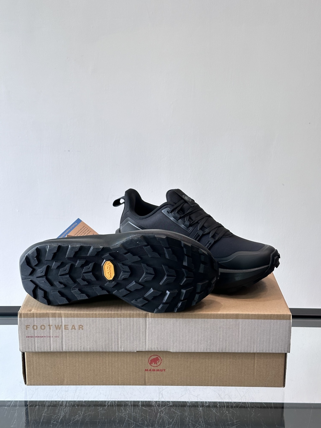 猛犸象Aenergy Hike Low GTX徒步鞋，专为户外徒步设计，Gore-Tex防水透气，潮湿环