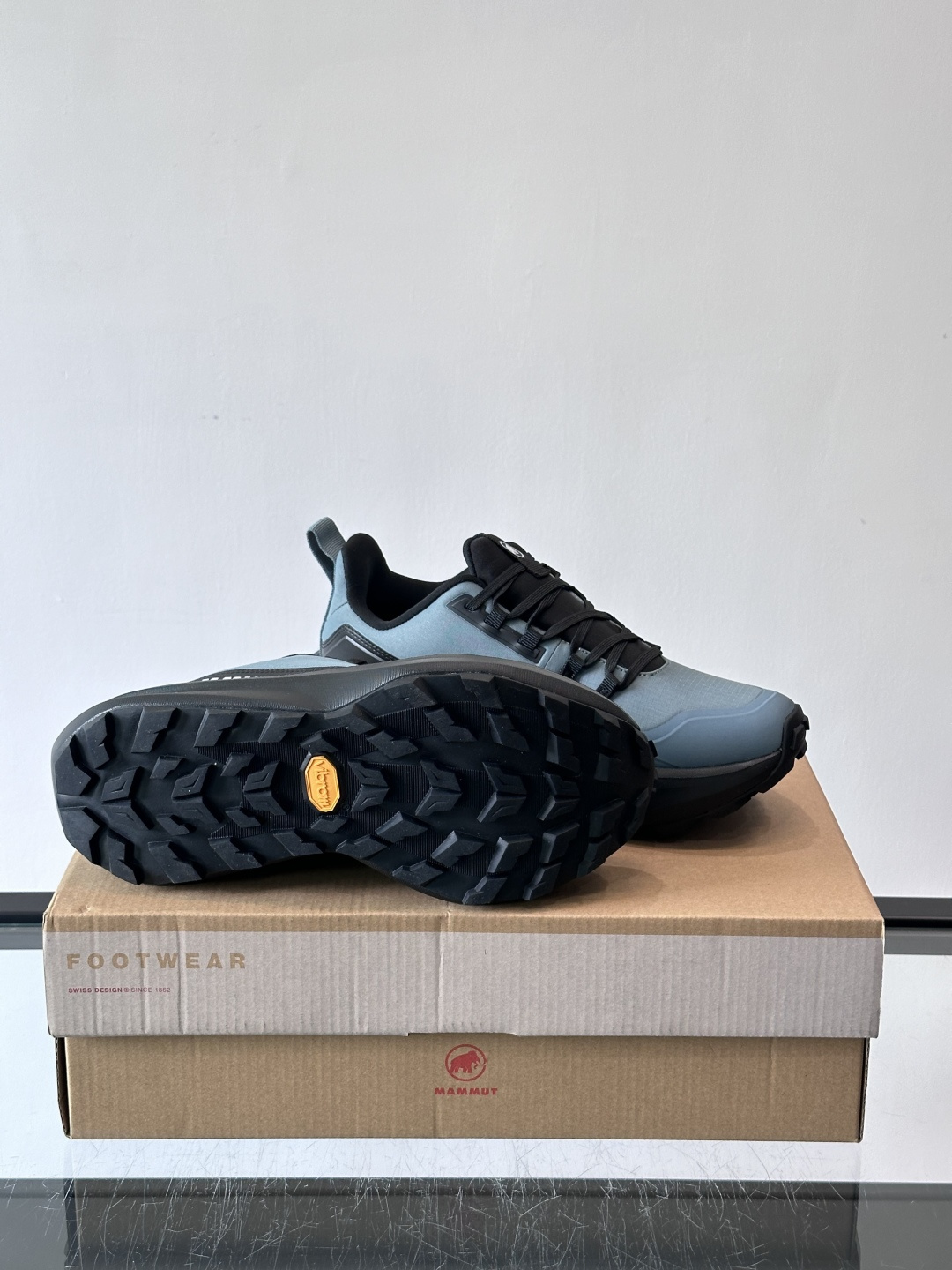 猛犸象Aenergy Hike Low GTX徒步鞋，专为户外徒步设计，Gore-Tex防水透气，潮湿环