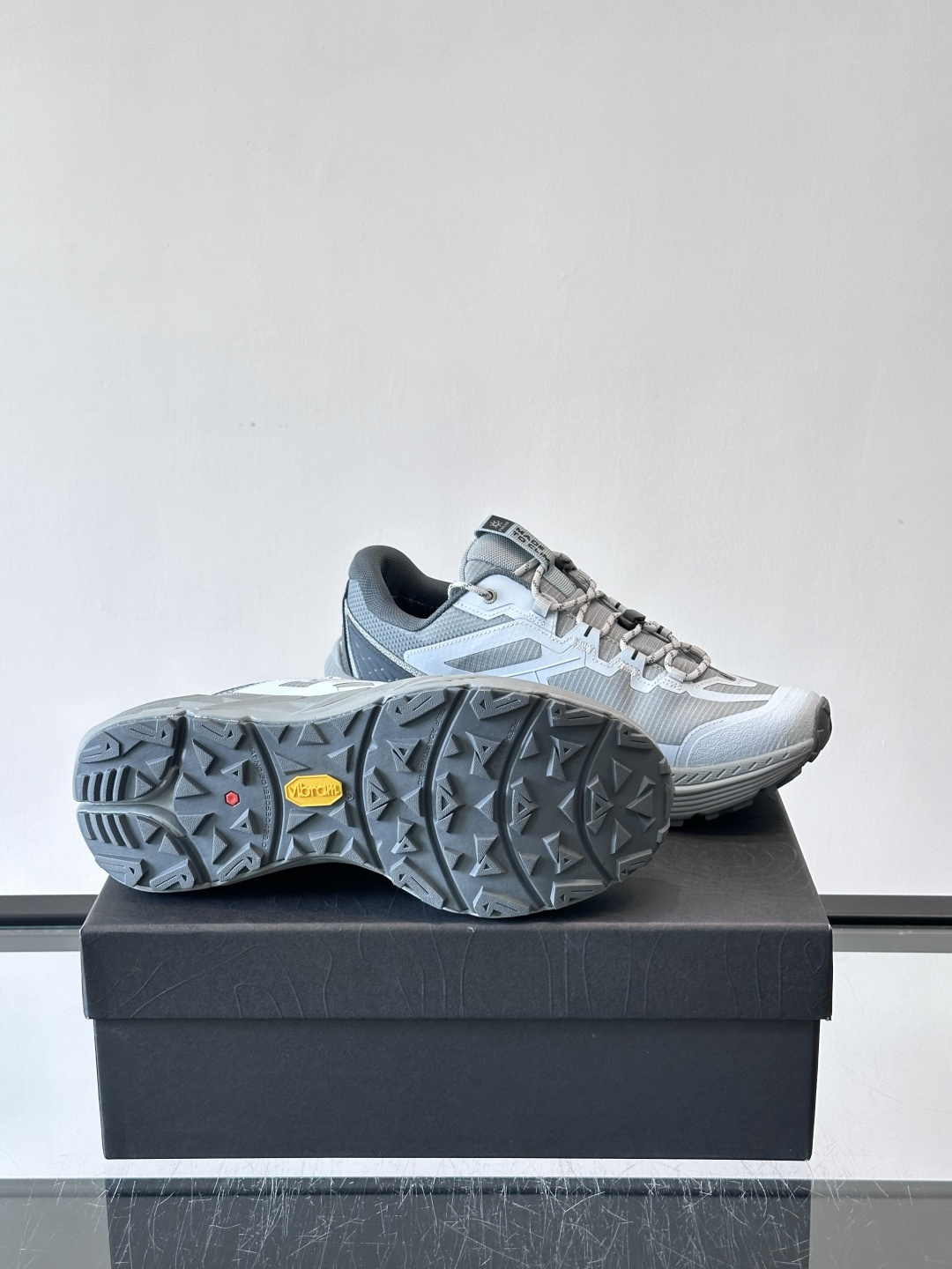 凯乐石山行-2 GTX徒步鞋，专为轻装徒步和城市通勤设计，GORE-TEX防水内靴，湿滑环境也能保持双脚