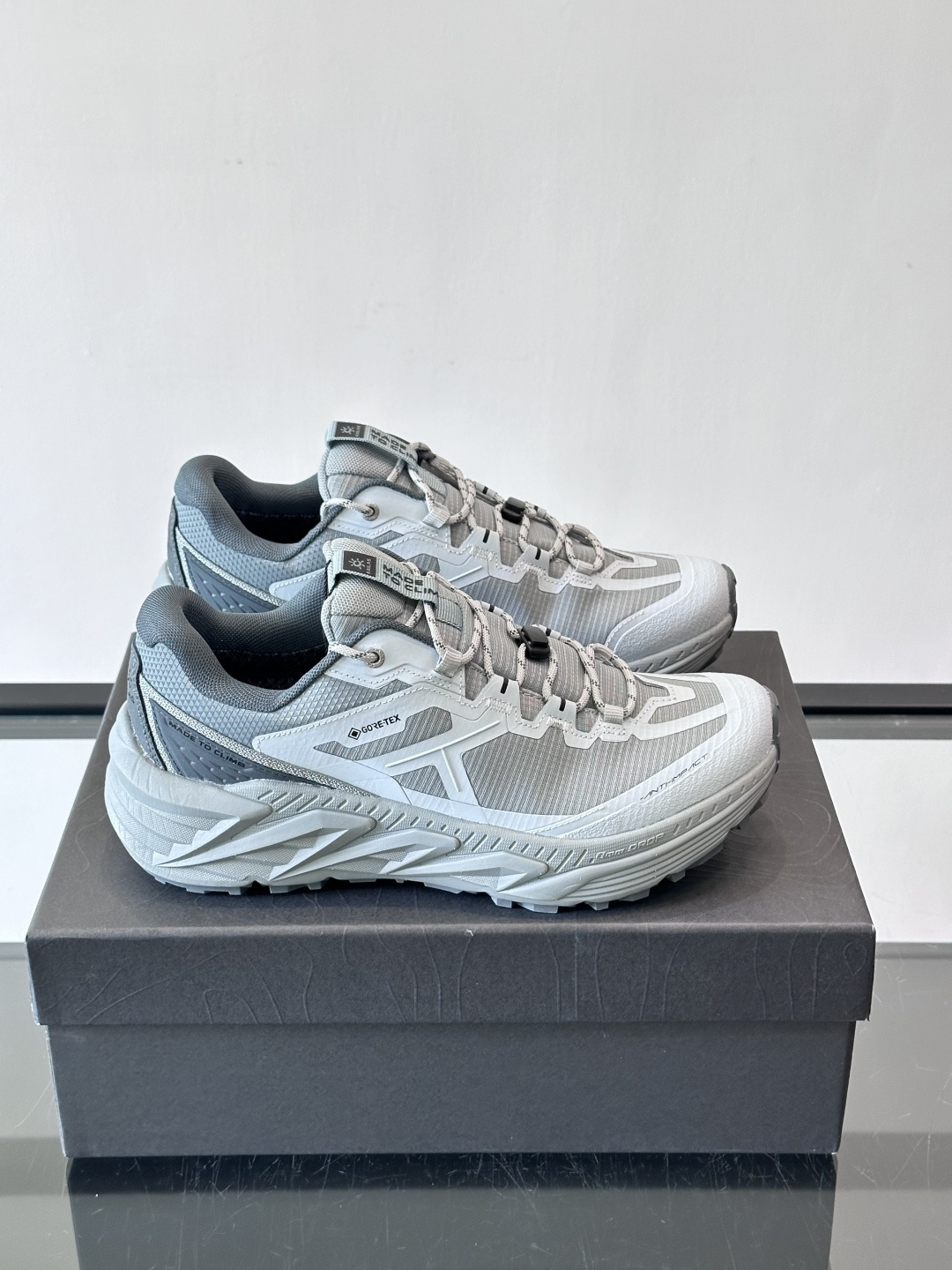 凯乐石山行-2 GTX徒步鞋，专为轻装徒步和城市通勤设计，GORE-TEX防水内靴，湿滑环境也能保持双脚