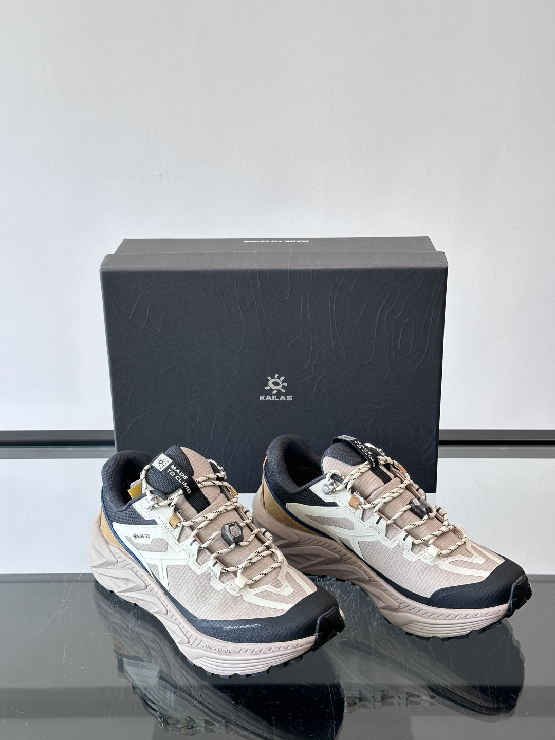 凯乐石山行-2 GTX徒步鞋，专为轻装徒步和城市通勤设计，GORE-TEX防水内靴，湿滑环境也能保持双脚