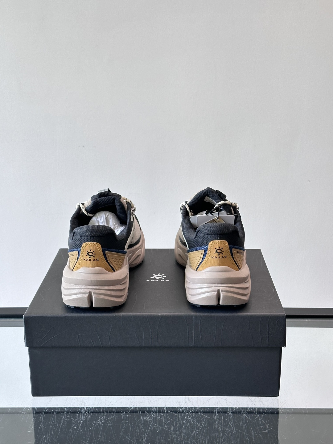 凯乐石山行-2 GTX徒步鞋，专为轻装徒步和城市通勤设计，GORE-TEX防水内靴，湿滑环境也能保持双脚