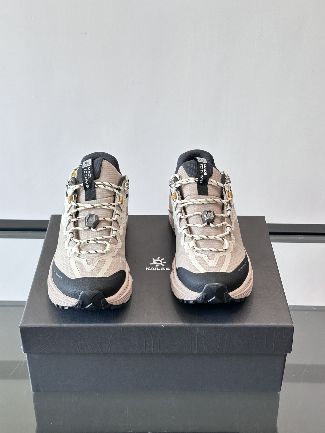 凯乐石山行-2 GTX徒步鞋，专为轻装徒步和城市通勤设计，GORE-TEX防水内靴，湿滑环境也能保持双脚