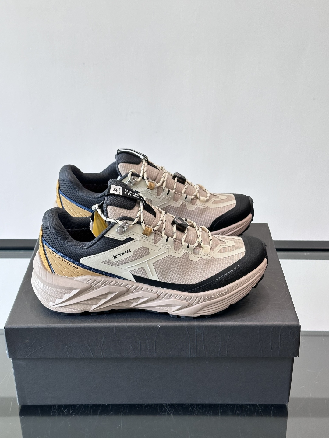 凯乐石山行-2 GTX徒步鞋，专为轻装徒步和城市通勤设计，GORE-TEX防水内靴，湿滑环境也能保持双脚