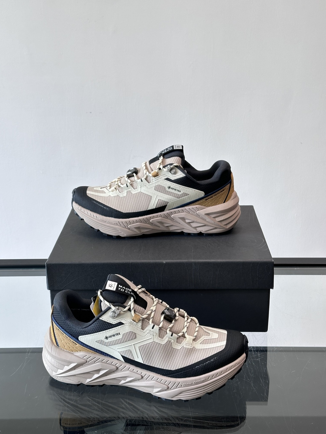 凯乐石山行-2 GTX徒步鞋，专为轻装徒步和城市通勤设计，GORE-TEX防水内靴，湿滑环境也能保持双脚