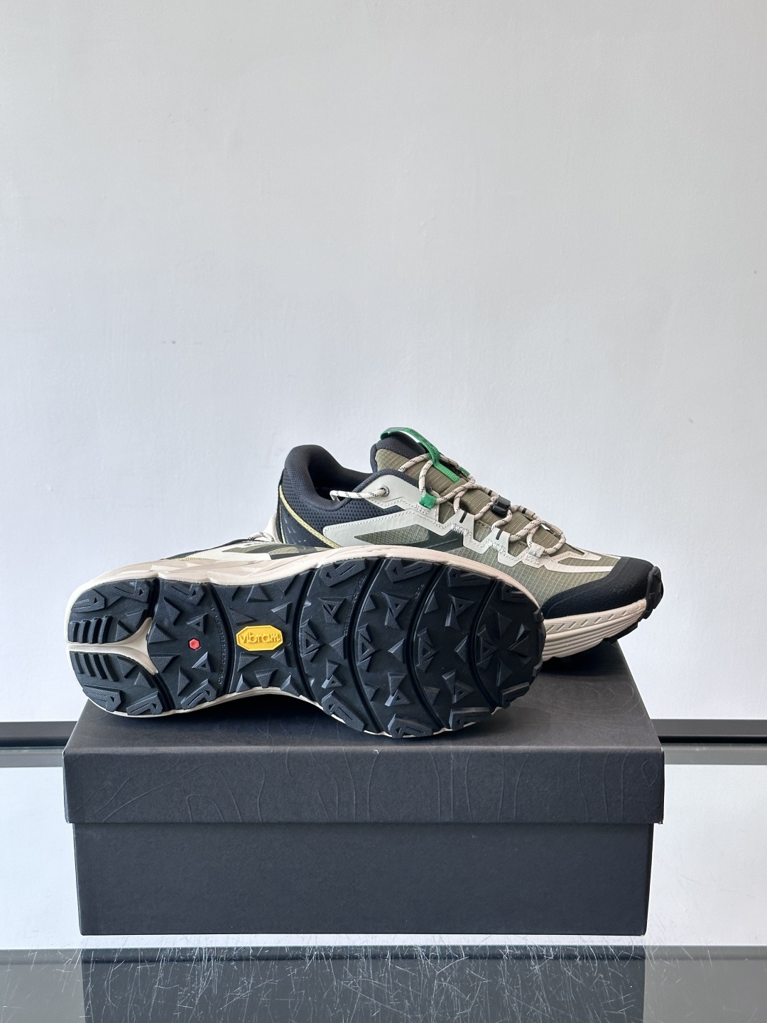 凯乐石山行-2 GTX徒步鞋，专为轻装徒步和城市通勤设计，GORE-TEX防水内靴，湿滑环境也能保持双脚