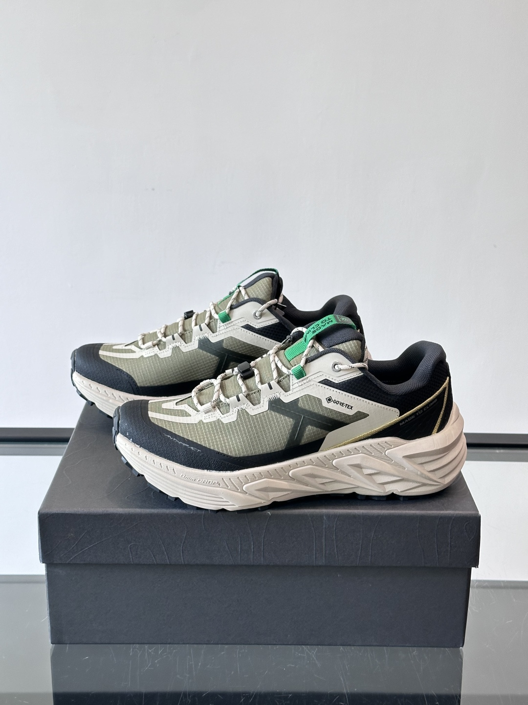 凯乐石山行-2 GTX徒步鞋，专为轻装徒步和城市通勤设计，GORE-TEX防水内靴，湿滑环境也能保持双脚