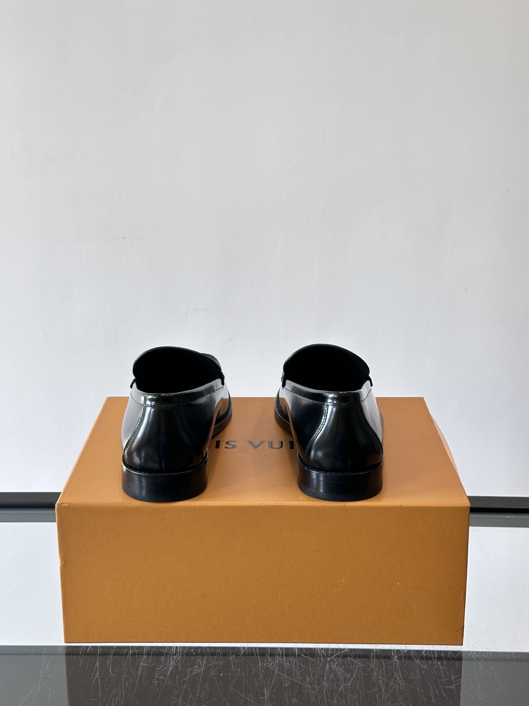 ◾️▫️L.v~高端男士正装休闲皮鞋，经典款，高端大气，进口牛皮打造，小牛皮透气内里，真皮大底，顶级品质