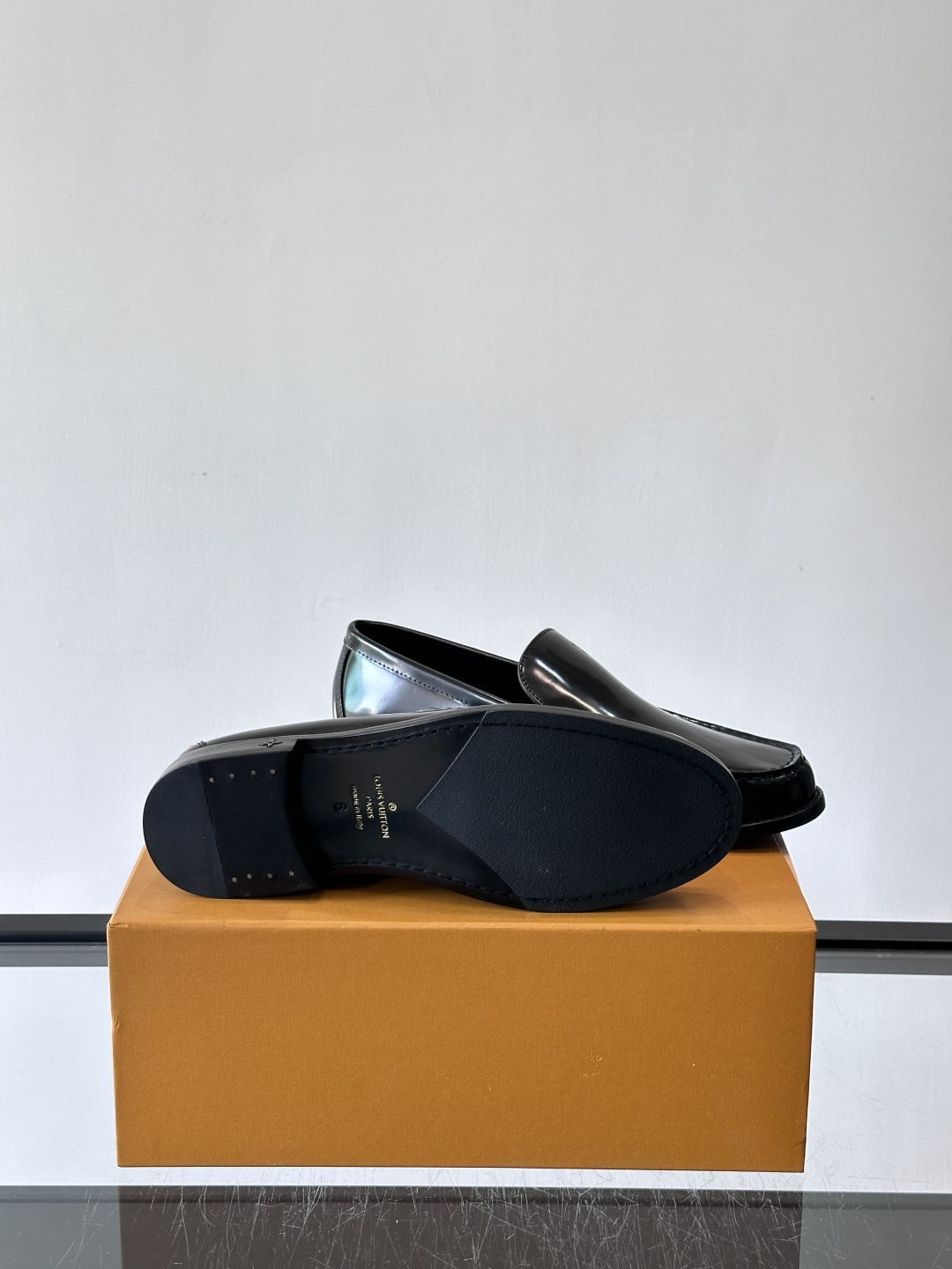 ◾️▫️L.v~高端男士正装休闲皮鞋，经典款，高端大气，进口牛皮打造，小牛皮透气内里，真皮大底，顶级品质