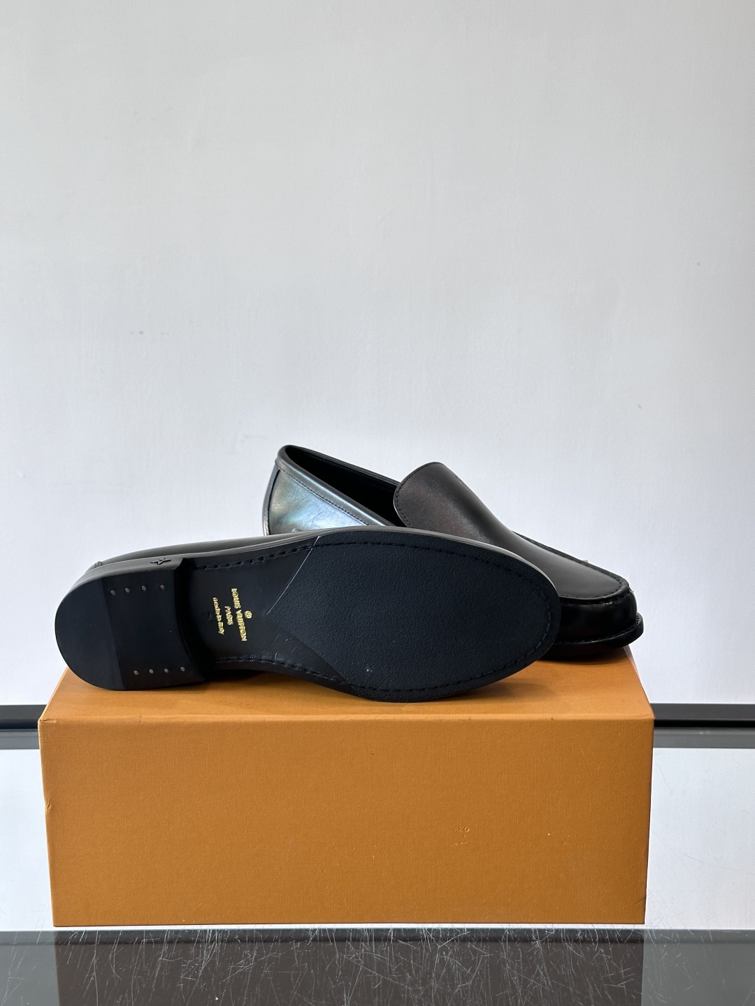 ◾️▫️L.v~高端男士正装休闲皮鞋，经典款，高端大气，进口牛皮打造，小牛皮透气内里，真皮大底，顶级品质