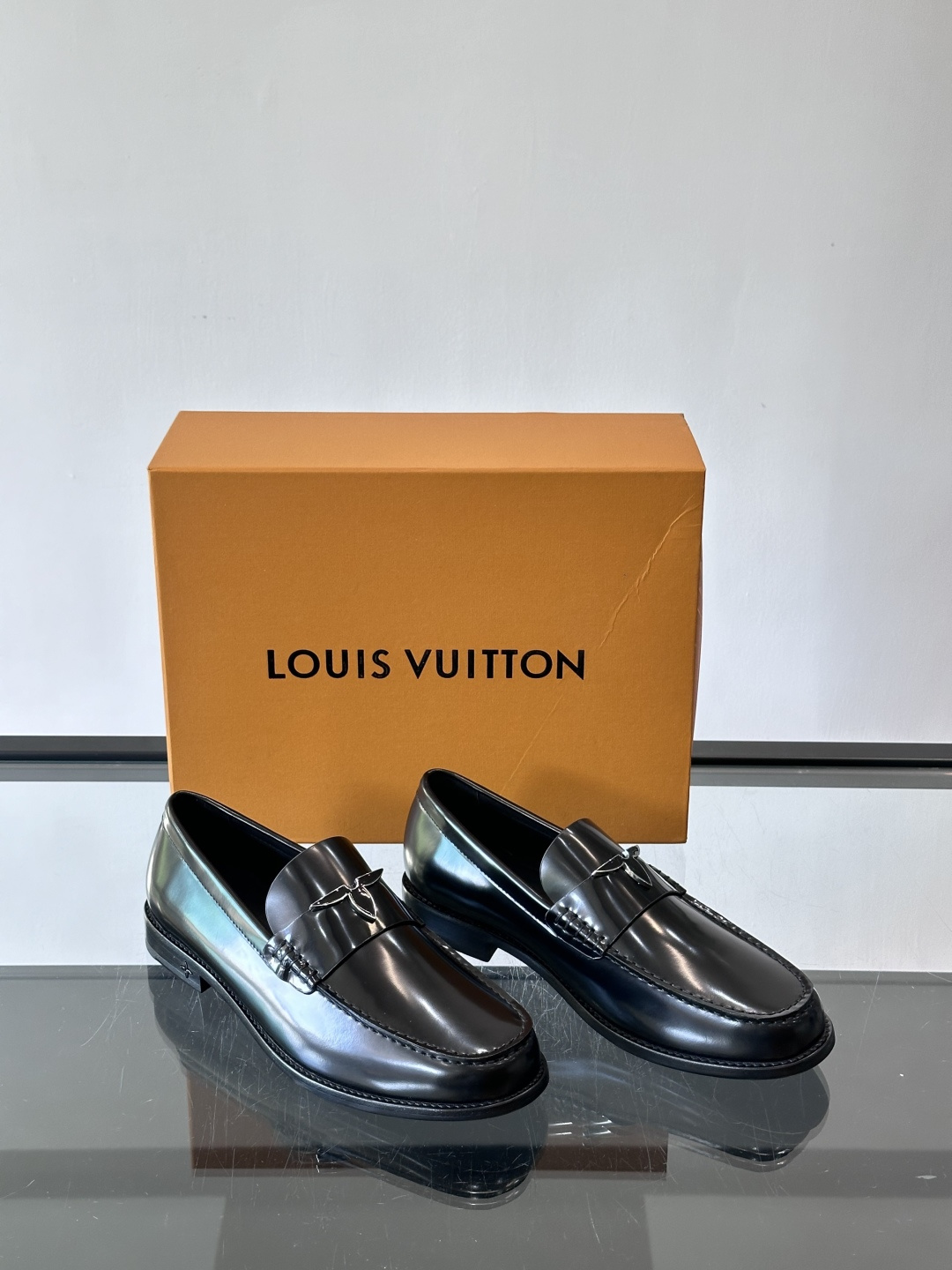 ◾️▫️L.v~高端男士正装休闲皮鞋，经典款，高端大气，进口牛皮打造，小牛皮透气内里，真皮大底，顶级品质