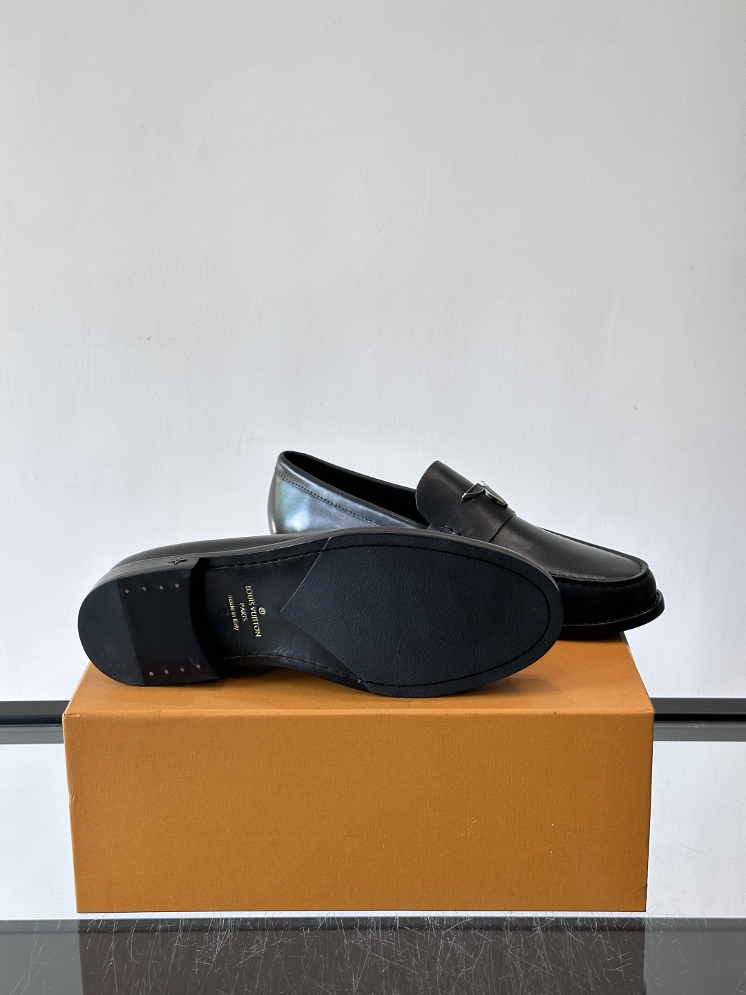 ◾️▫️L.v~高端男士正装休闲皮鞋，经典款，高端大气，进口牛皮打造，小牛皮透气内里，真皮大底，顶级品质