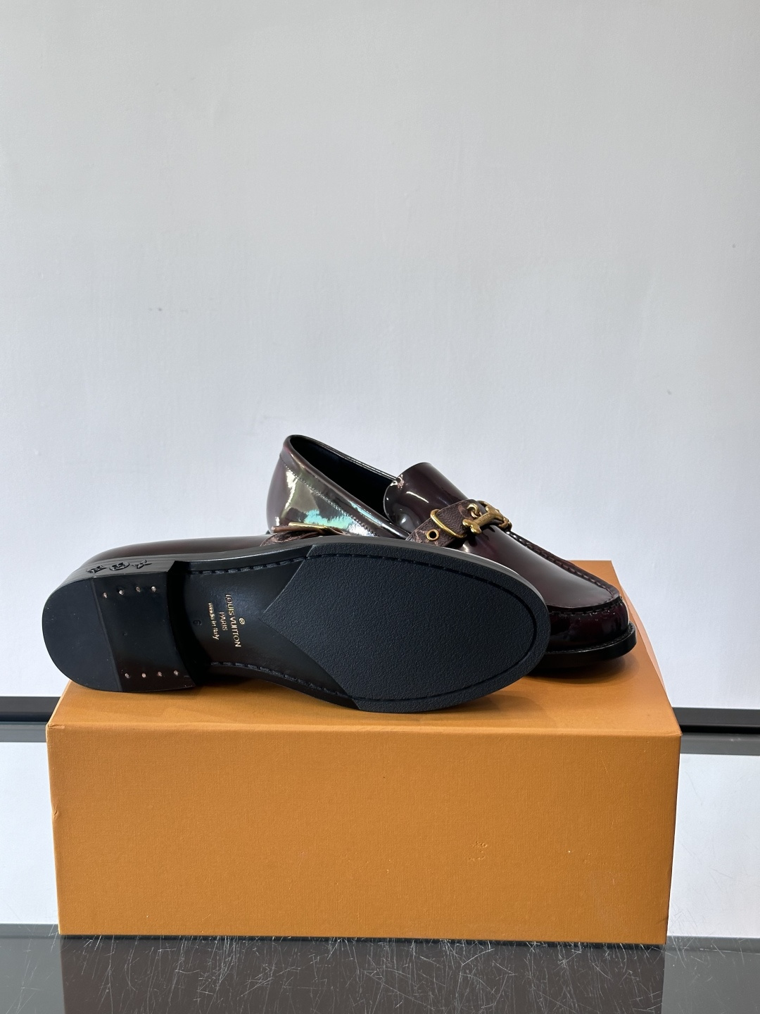 ◾️▫️L.v~高端男士正装休闲皮鞋，经典款，高端大气，进口牛皮打造，小牛皮透气内里，真皮大底，顶级品质