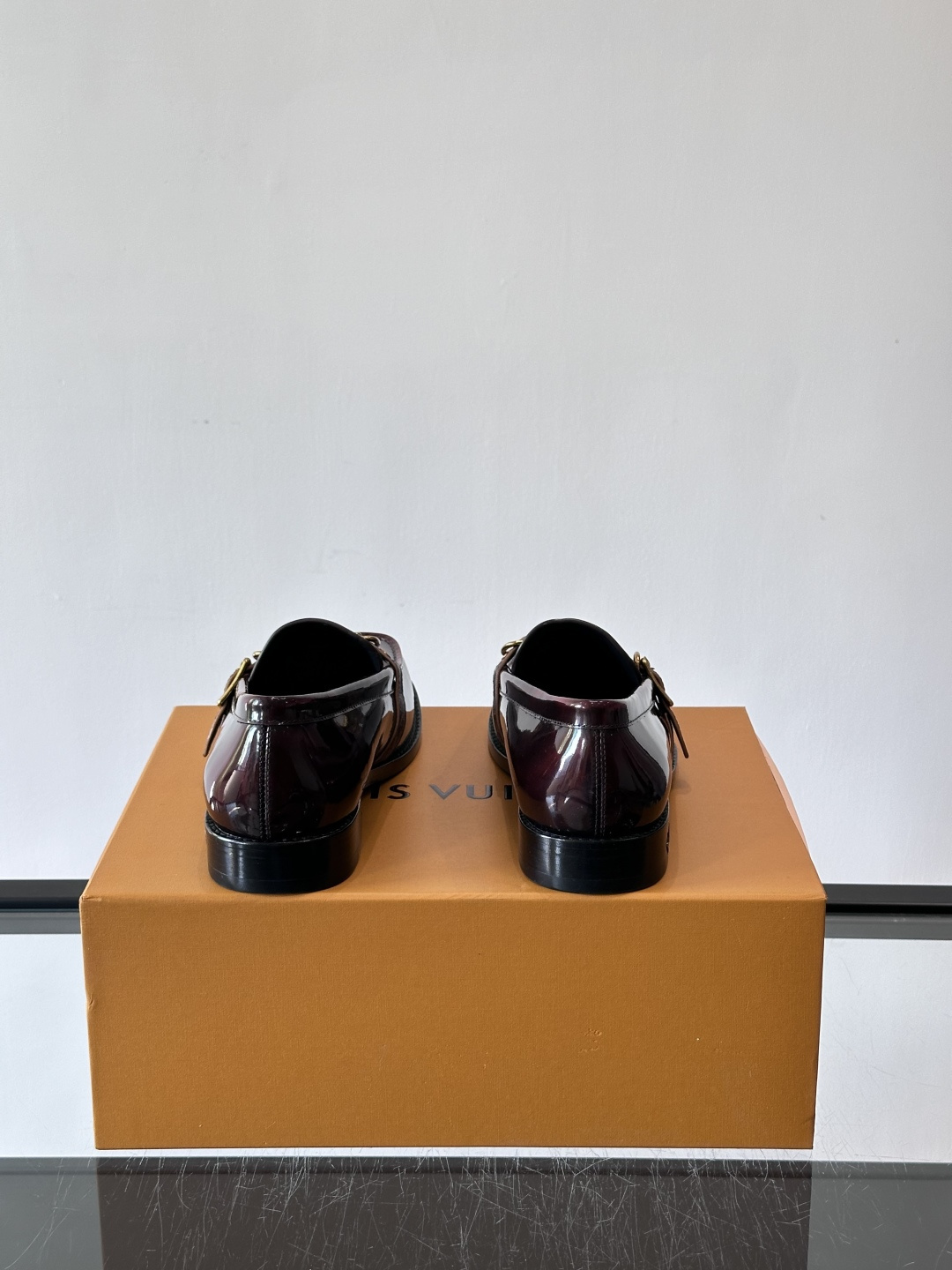 ◾️▫️L.v~高端男士正装休闲皮鞋，经典款，高端大气，进口牛皮打造，小牛皮透气内里，真皮大底，顶级品质