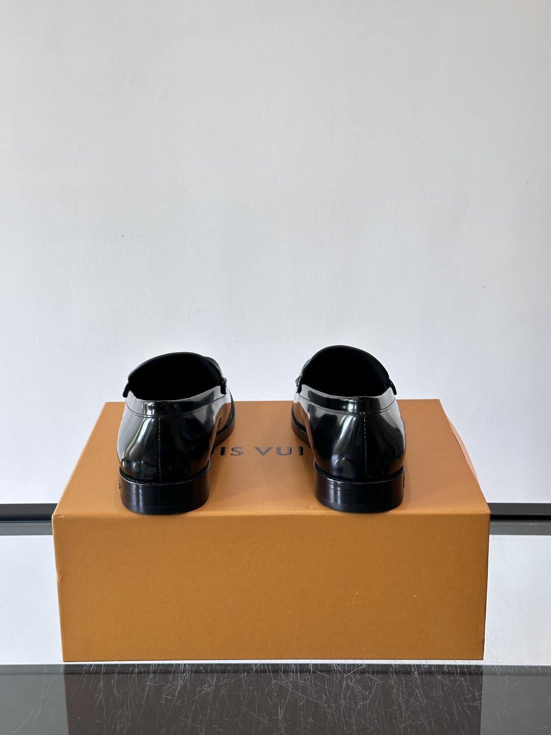 ◾️▫️L.v~高端男士正装休闲皮鞋，经典款，高端大气，进口牛皮打造，小牛皮透气内里，真皮大底，顶级品质