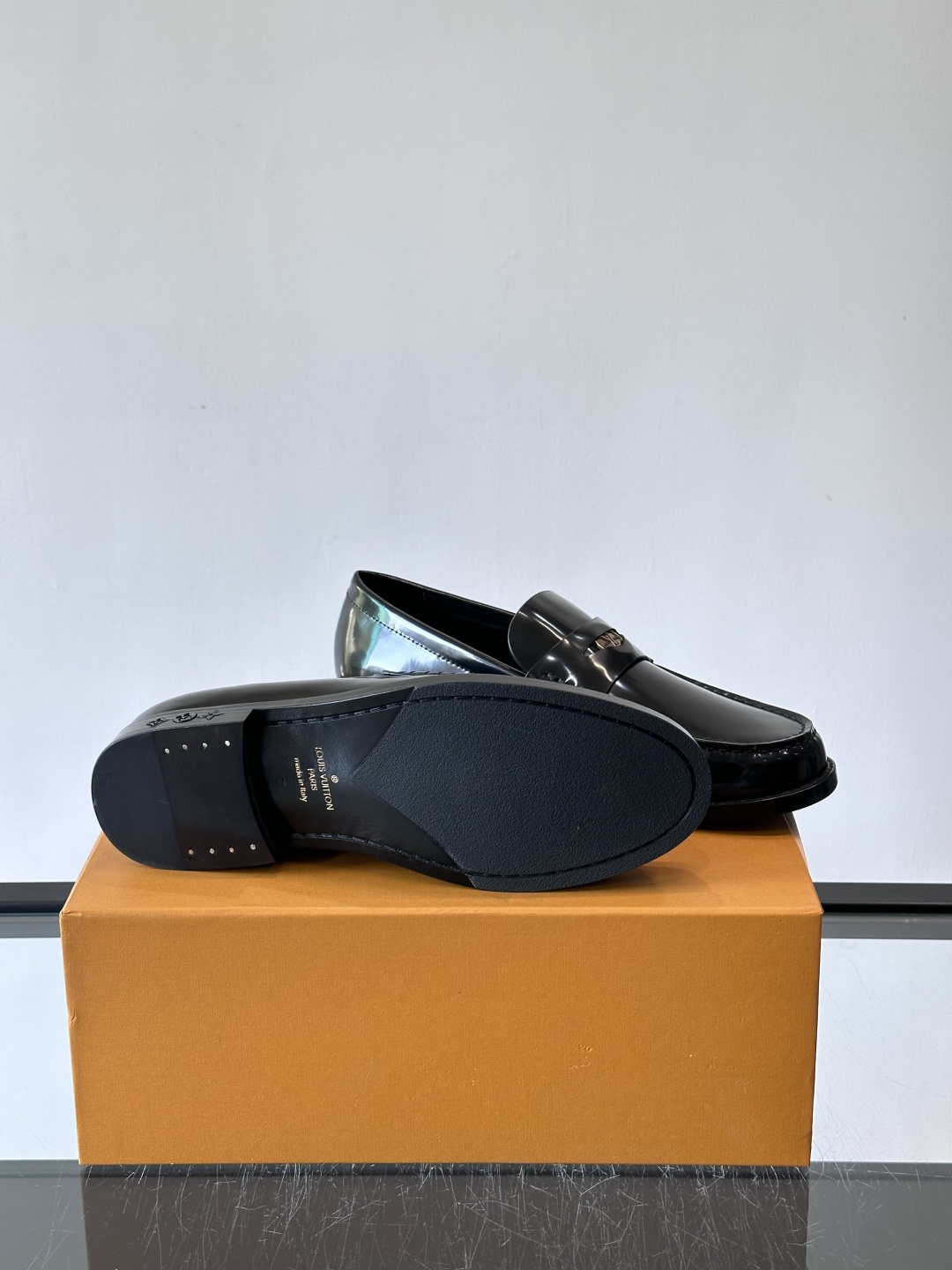 ◾️▫️L.v~高端男士正装休闲皮鞋，经典款，高端大气，进口牛皮打造，小牛皮透气内里，真皮大底，顶级品质