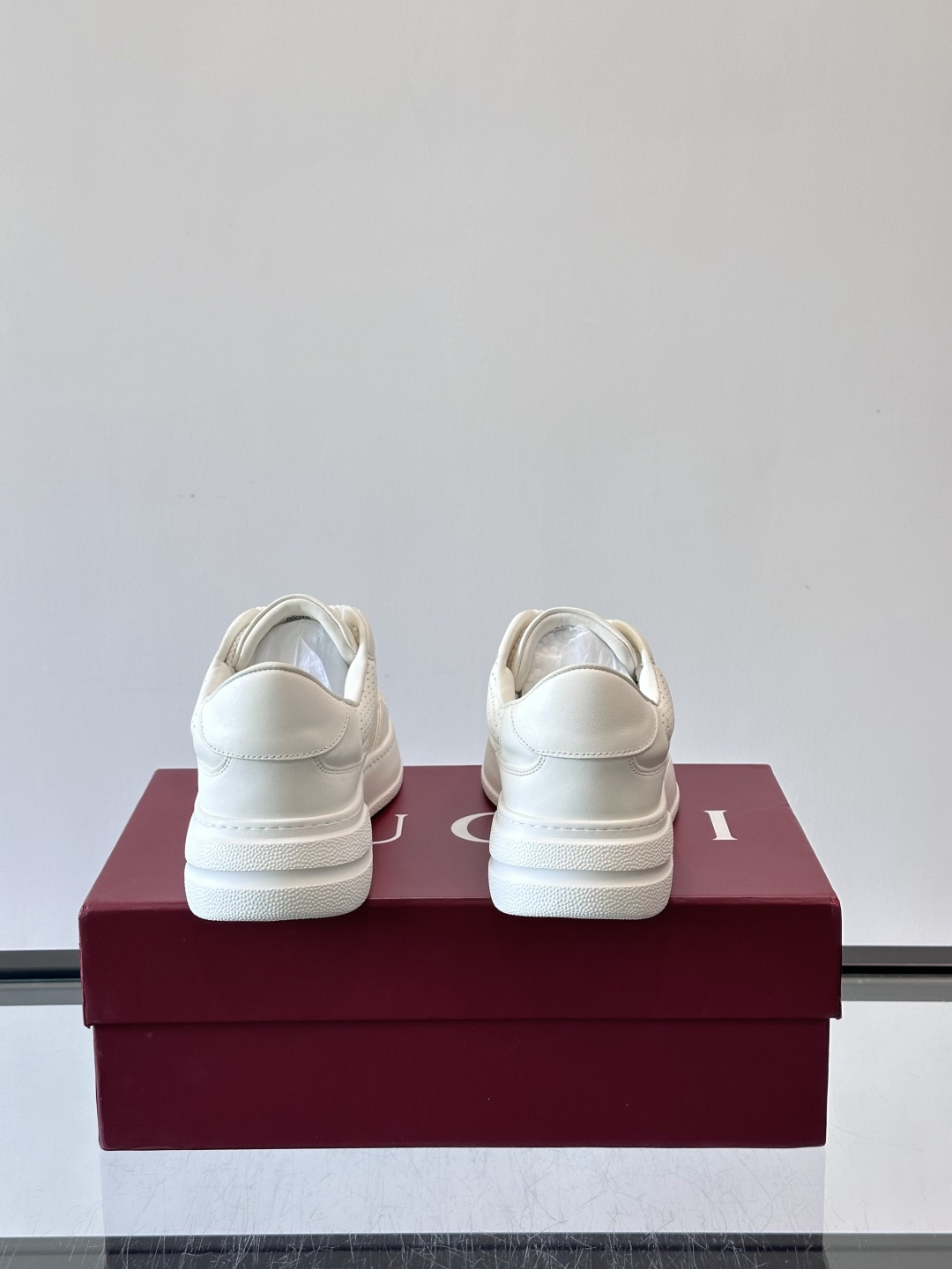 👟Gucci新款男士真皮休闲板鞋，头层牛皮+透气网布拼接，打孔设计超适合夏天穿！厚底轻便，增高又舒适，日