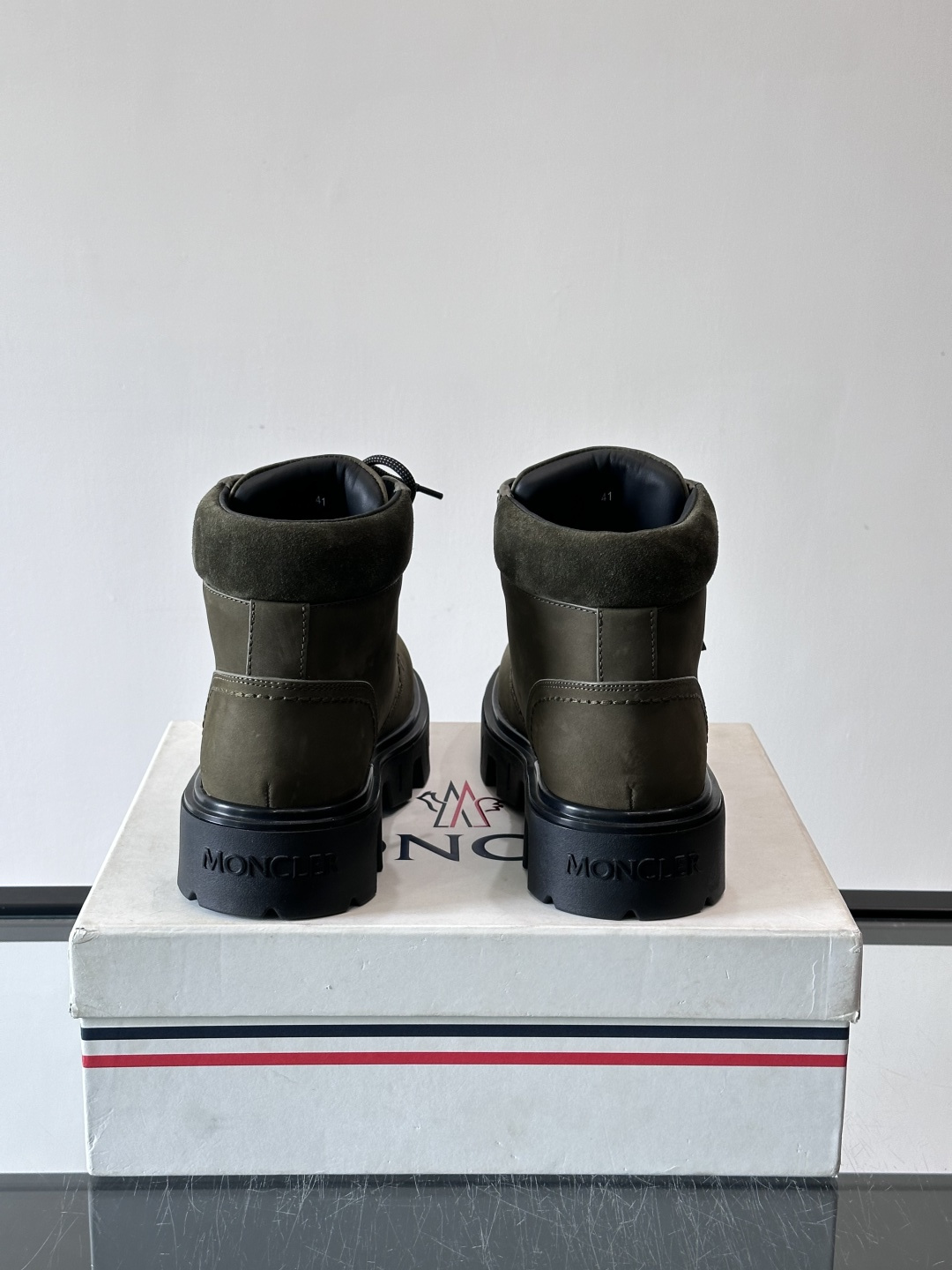 Moncler Peak City工装靴​​👢Moncler Peak City男士工装靴，采用牛皮，质