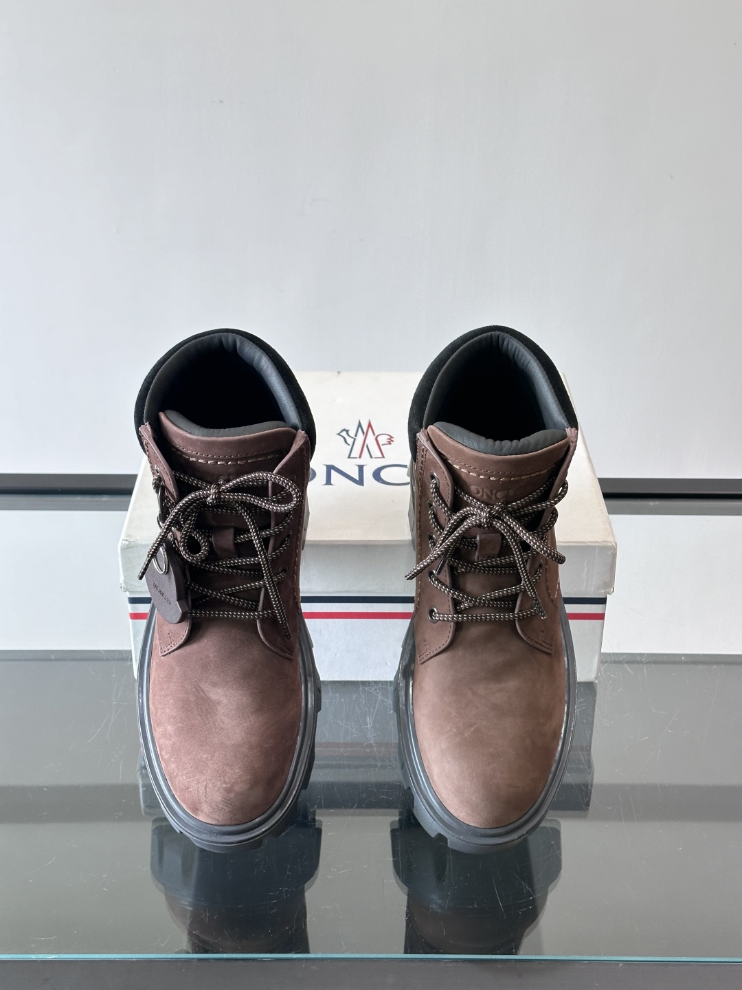 Moncler Peak City工装靴​​👢Moncler Peak City男士工装靴，采用牛皮，质