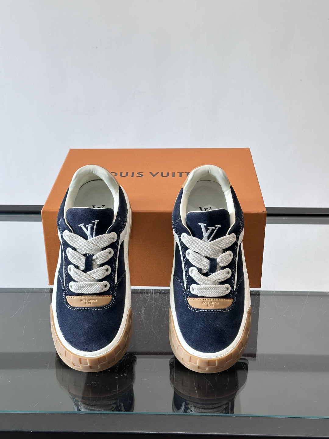 ​​LV Tilted饼干鞋​情侣款👫​👟LV Tilted饼干鞋是路易威登SS26春夏系列新品，采用绒