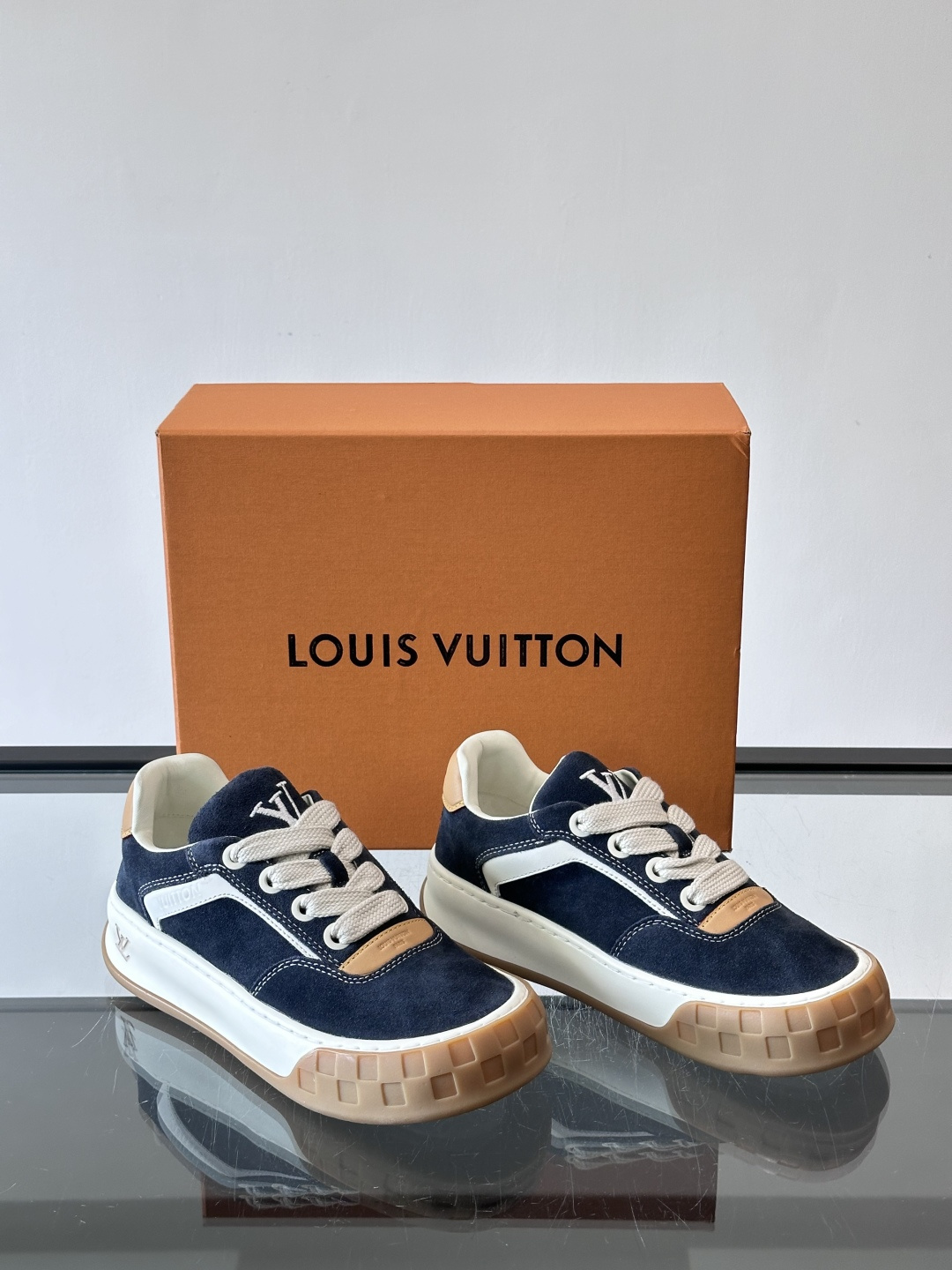 ​​LV Tilted饼干鞋​情侣款👫​👟LV Tilted饼干鞋是路易威登SS26春夏系列新品，采用绒