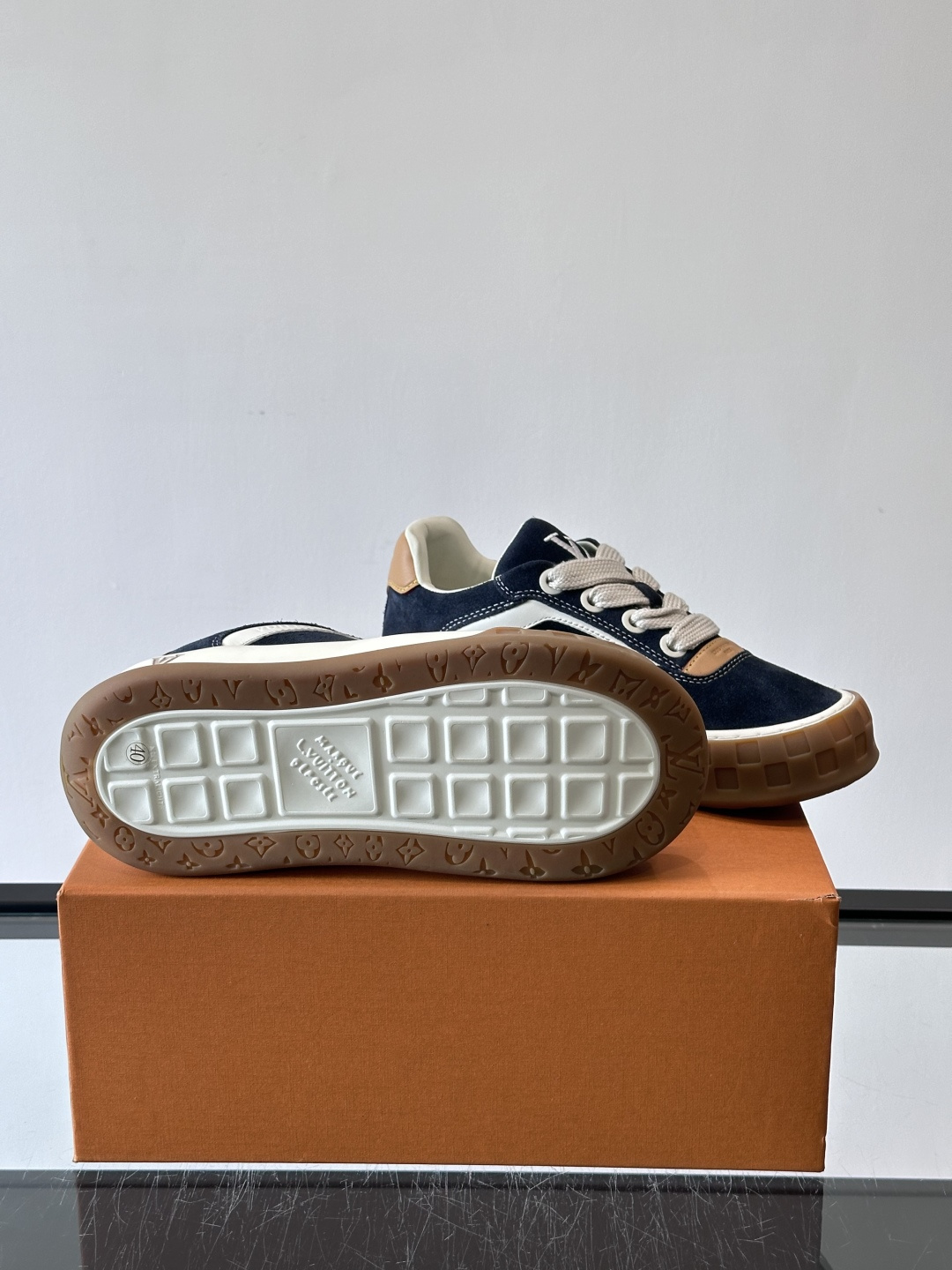 ​​LV Tilted饼干鞋​情侣款👫​👟LV Tilted饼干鞋是路易威登SS26春夏系列新品，采用绒