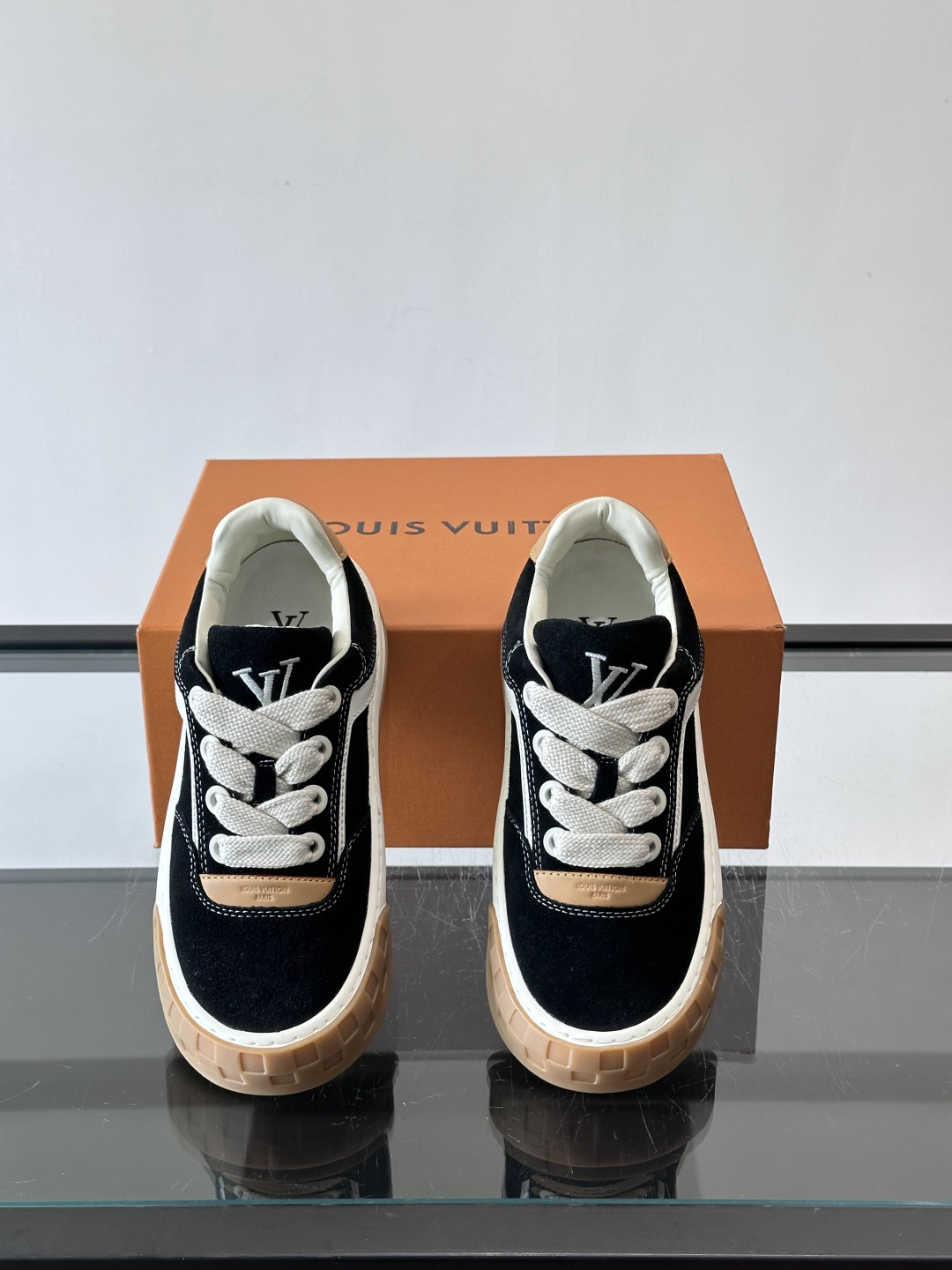​​LV Tilted饼干鞋​情侣款👫​👟LV Tilted饼干鞋是路易威登SS26春夏系列新品，采用绒