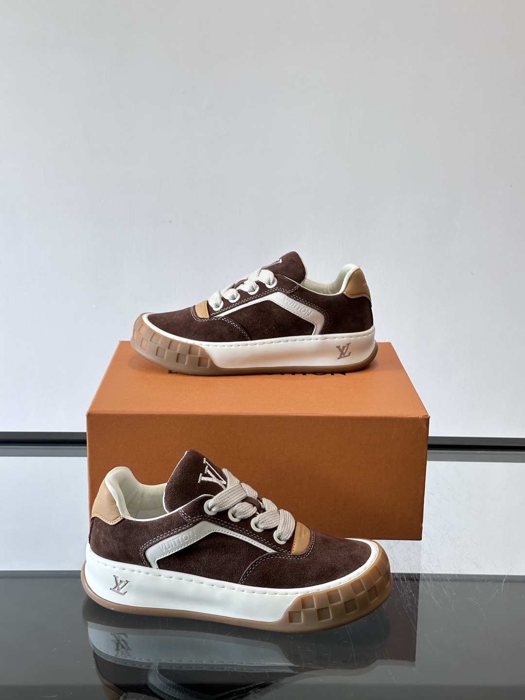 ​​LV Tilted饼干鞋​情侣款👫​👟LV Tilted饼干鞋是路易威登SS26春夏系列新品，采用绒